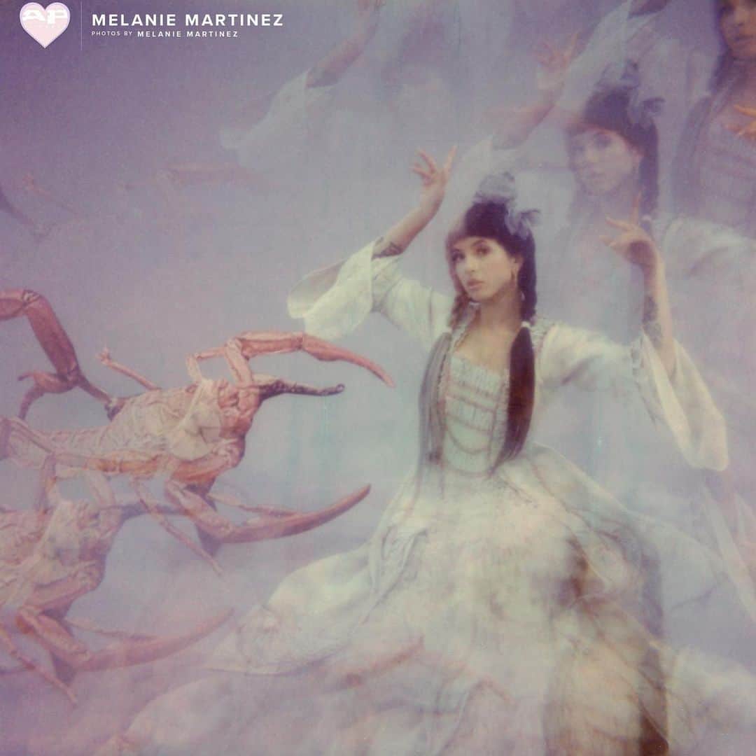 メラニー・マルティネスのインスタグラム：「@altpress Scorpio Rising 💗🧚🏼‍♀️🦂」
