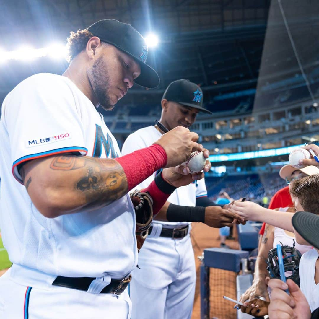 マイアミ・マーリンズさんのインスタグラム写真 - (マイアミ・マーリンズInstagram)「One for the road. #JuntosMiami」9月23日 6時29分 - marlins