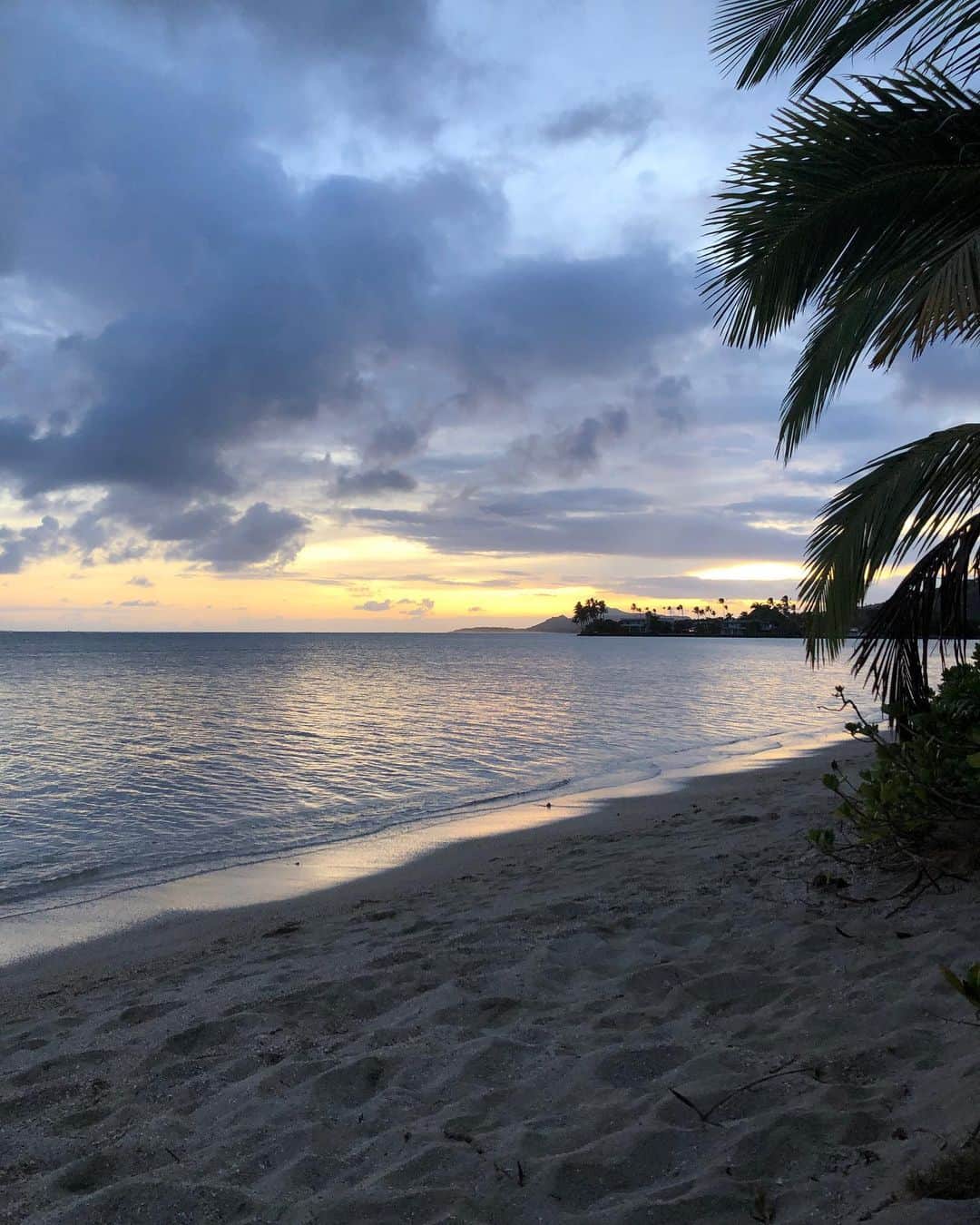 谷川りさこさんのインスタグラム写真 - (谷川りさこInstagram)「美しすぎるサンセット #paikobeach #hawaii #honolulu #sunsetbeach #sunset」9月23日 6時31分 - risakoko