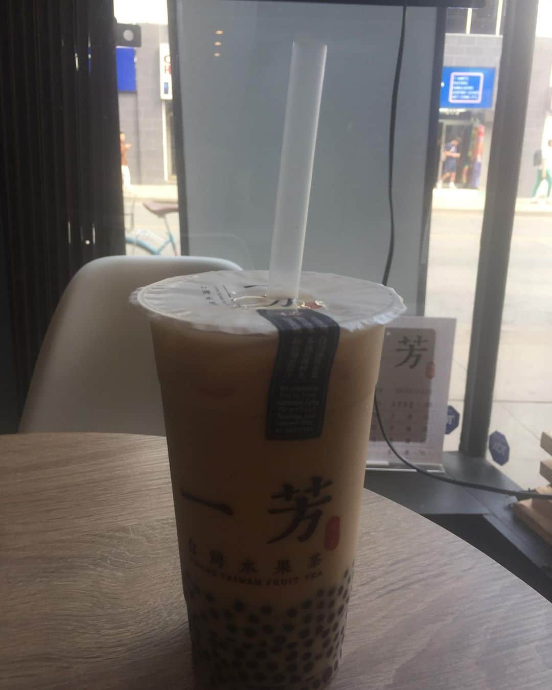 Man With A Missionさんのインスタグラム写真 - (Man With A MissionInstagram)「Seems like Tapioca Milk Tea is huge in Toronto too.  トロントデモ流行ッテルノカ  #toronto #tapioca」9月23日 6時32分 - mwamofficial