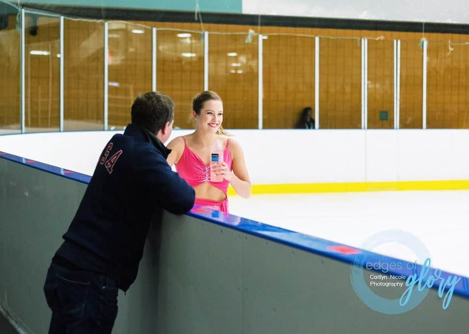 クリスティーナ・カレイラさんのインスタグラム写真 - (クリスティーナ・カレイラInstagram)「😁 Ready for Obersdorf this week! #teamusa #figureskating #nebelhorntrophy」9月23日 6時56分 - christinacarreira