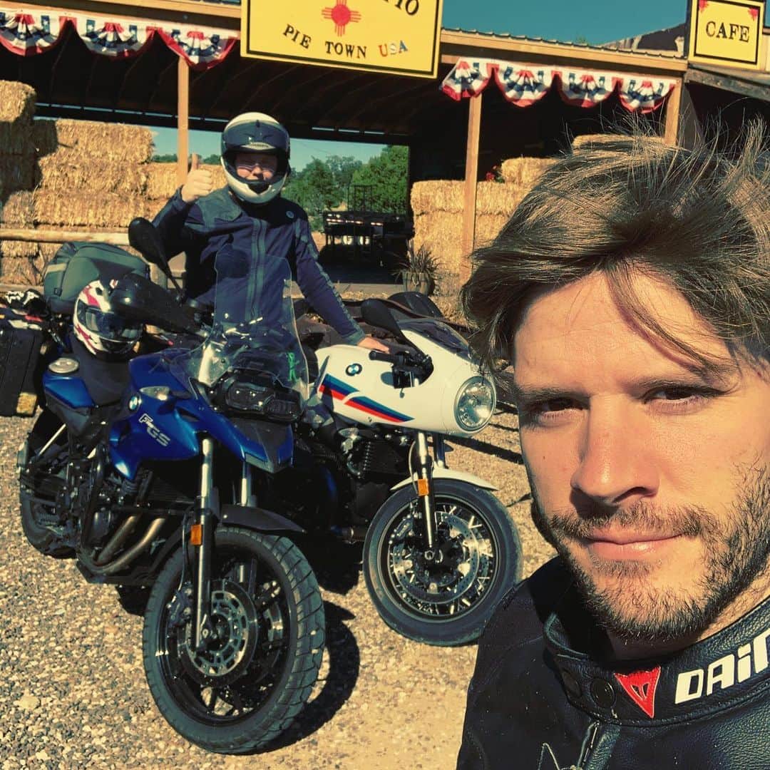 ヴォーン・チピアーのインスタグラム：「When you head through Pie Town, you stop for pie. #pietown #roadtrip #newmexico #bigceleb #bmwmotorrad #dainese #cardo」