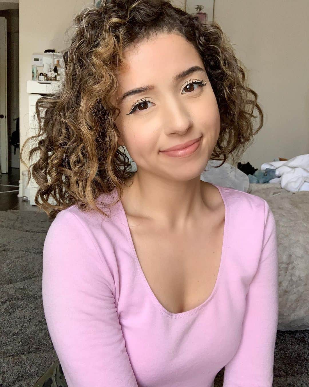 Pokimaneさんのインスタグラム写真 - (PokimaneInstagram)「moroccan btw 🇲🇦☺️ let’s see how diverse this community is, drop your ethnicity in the comments below 🌎 😁」9月23日 7時05分 - pokimanelol