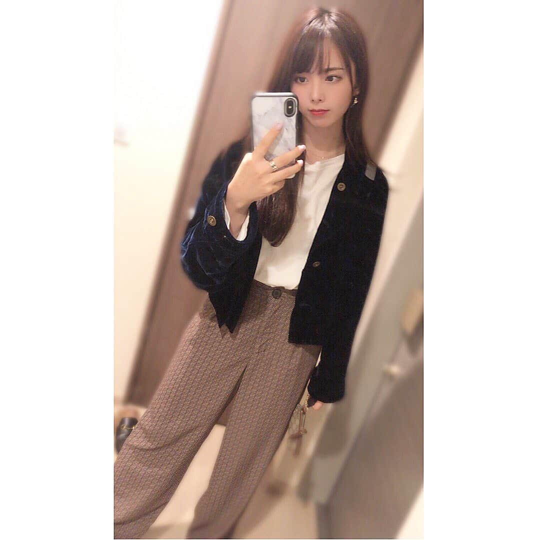 のインスタグラム：「あっきーーーー  秋が一番すき  #秋 #code #ootd #秋コーデ  #lifes #ronhermanvintage」