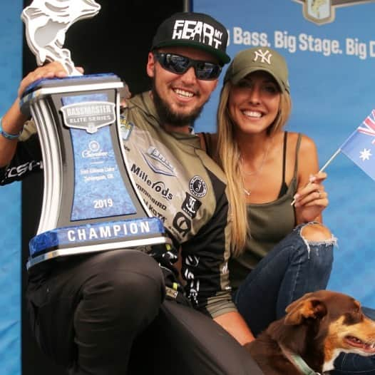 ケーシー・ストーナーさんのインスタグラム写真 - (ケーシー・ストーナーInstagram)「A very good friend of mine @carl_jocumsen has made his dream a reality today by winning his first Bassmaster Elite series at Lake Tenkiller. This guy has made it through some tough times but I’ve always been a big fan and supporter of his never give up attitude and dedication. Enjoy this one Carl! See you soon! #fearmyheart」9月23日 7時53分 - official_cs27