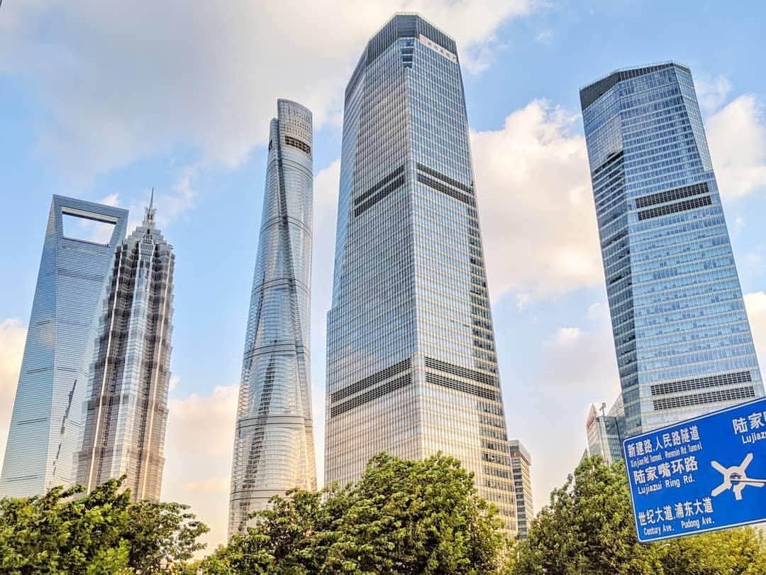 マヌ・ジノビリさんのインスタグラム写真 - (マヌ・ジノビリInstagram)「🇺🇲Some great views of Shanghai's beautiful skyline. 🇦🇷Algunas postales de los hermosos edificios de Shanghai.」9月23日 19時04分 - manuginobili