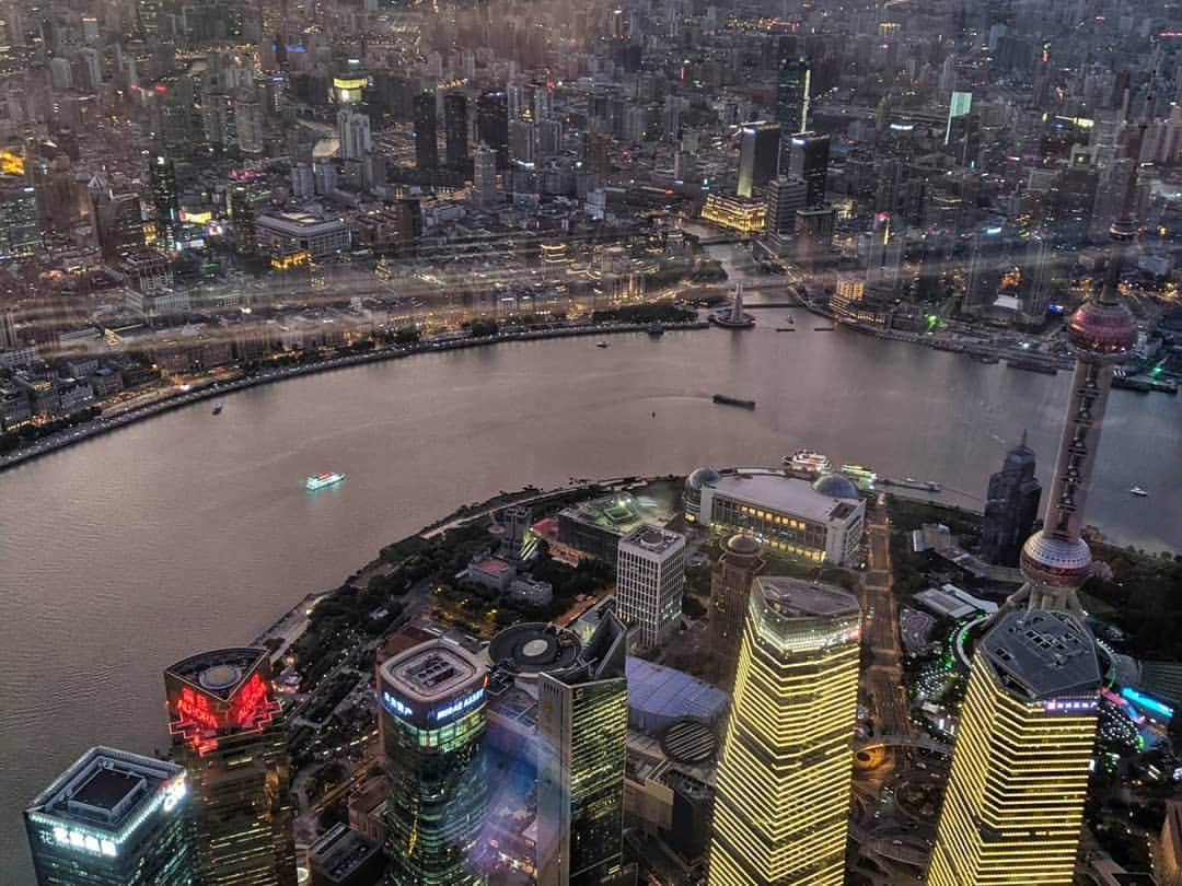 マヌ・ジノビリさんのインスタグラム写真 - (マヌ・ジノビリInstagram)「🇺🇲Some great views of Shanghai's beautiful skyline. 🇦🇷Algunas postales de los hermosos edificios de Shanghai.」9月23日 19時04分 - manuginobili