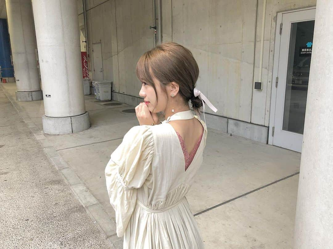 篠崎彩奈さんのインスタグラム写真 - (篠崎彩奈Instagram)「_ 握手会2日間ありがとうございました☺️ 今日の私服は背中がセクシーだったの...❤︎ #onepiece @lagunamoon_com」9月23日 17時30分 - ayana.s_official