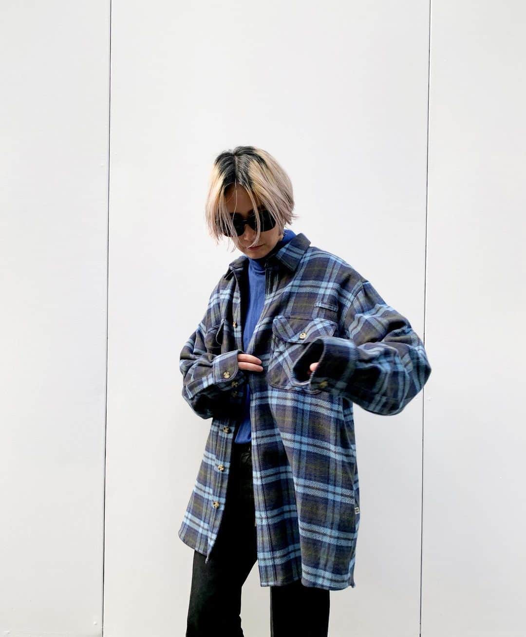 のインスタグラム：「OVER SIZE heavy nel shirt ¥5500+tax 肩幅 54cm 身幅 66cm 着丈 89cm 袖丈 67cm . turtle neck カットソー ¥3500+tax 肩幅 51cm 身幅 63cm 着丈 76cm 袖丈 64cm . 通販も可能です。 お問い合わせはお電話で承ります。 . #お問い合わせはお電話で承ります #jammru #osaka  #fashion  #streetstyle  #streetfashion  #vtg  #vintage  #used  #usedclothing  #古着 #古着屋 #ファッション #70s #80s #90s」