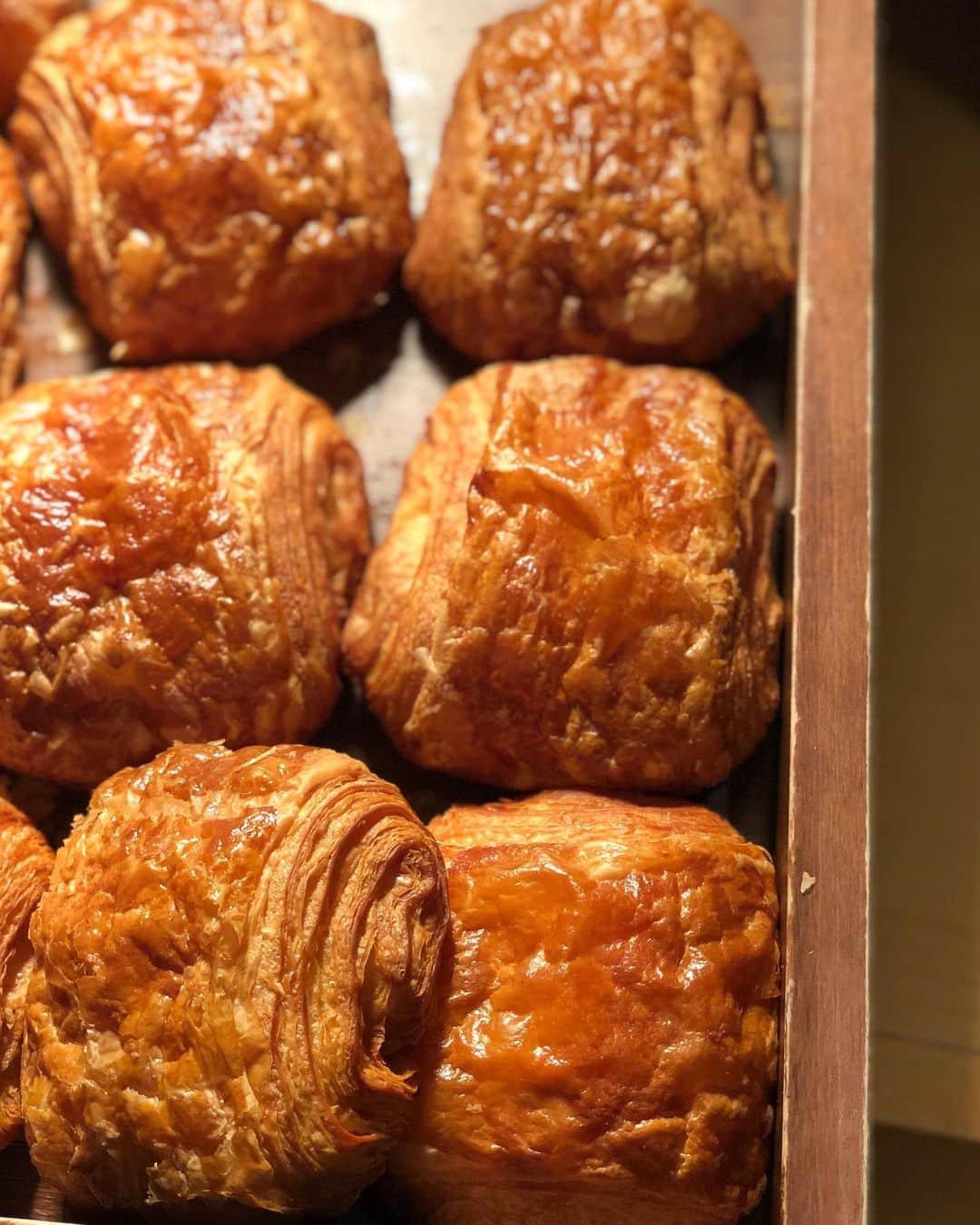 前田紀至子さんのインスタグラム写真 - (前田紀至子Instagram)「ピエール・エルメ・パリのパン・オ・ショコラをはじめ、ヴィエノワズリーが食べ放題の朝食。すなわち天国。 毎度、「このためだけにでもザ・リッツ・カールトン京都に泊まりに来たい」と思ってしまうのですが、泊まったら泊まったで様々な感動が待ち受けている訳で。 #きしこリッツ#RCMemories#ピエールエルメ#パンオショコラ」9月23日 18時03分 - ki45m