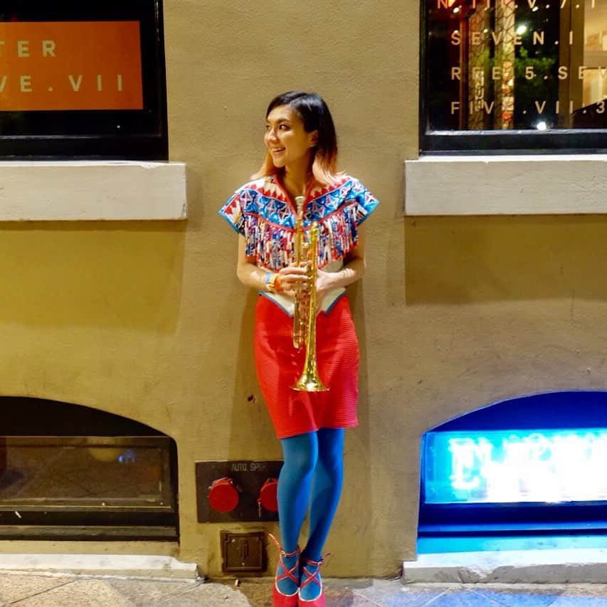 山崎千裕のインスタグラム：「#2015_March #texas #austin  #SXSW #elephantroomaustin  #ROUTE14band  #trumpet  #seeyounextyear  Photo : Naho.i @inapoupou  Styling : Shoko Sei」