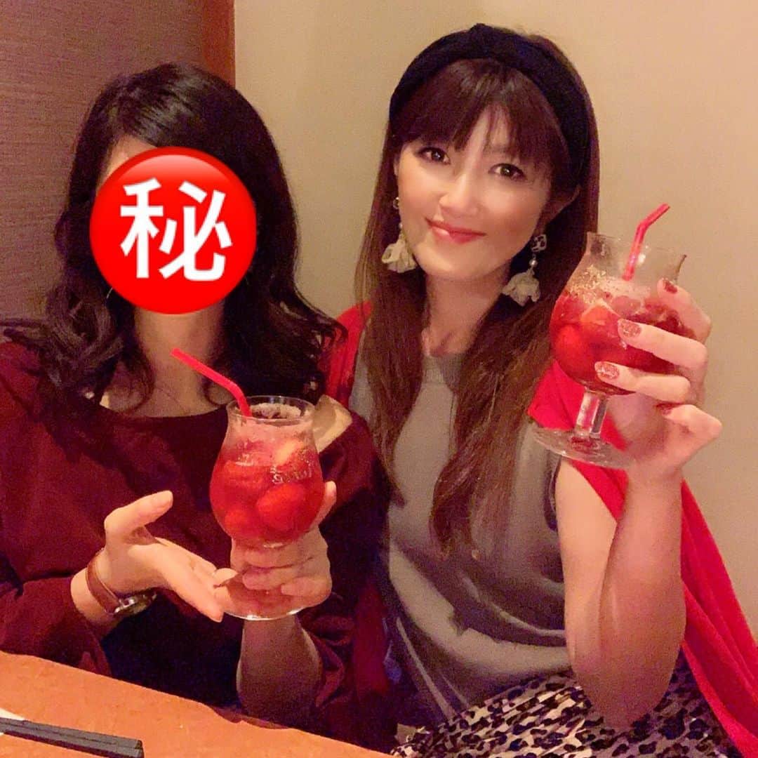 mii_stagramさんのインスタグラム写真 - (mii_stagramInstagram)「🦐🦐🦐🦐🦐🦐🦐🦐 ・ この前の華金nightは隣の㊙️な美女と 北千住にある @ebizo_kitasenju さんで ミーティング女子会❤ ・ 私の周りもそうだけど 海老好きな人って多いよね🦐🦐🦐 お料理の中にもっと海老が入っていたら 良いのに～とか、 海老をたらふく食べたい～とか 思っている人って多いハズ！！ ・ そんな願いを叶えてくれる #海老料理専門店 見つけたの👀💕 ・ 何と！！お通しが甘エビの掴み取りから 始まり✊ カルパッチョやバーニャカウダや パスタやサクサク揚げやデザートまで 海老料理を堪能😋 本当はもう1品頼んだんだけど 満腹でキャンセル😭✕ ・ @ebizo_kitasenju さんならではの 創作料理は 食べる人の胃袋を鷲掴み✊🏾💖 ・ どれも美味しすぎて感動～🎶🎶 隣の㊙️な美女も大満足したみたいだから 年末の忘年会もコチラにお世話に なろうかな(灬・ω・灬)むふ💕 ・ ・ 店内は広くて私たちは二階の座敷で まったり～🎶🎶 居心地良くて長居したくなる雰囲気❤ ・ ・ 本当は秘密にしたいぐらいなんだけど🤭㊙️ 北千住駅西口から直ぐだから是非〜〜🎶🎶 ・ ・ EBIZO 北千住で検索してね！！ ・ ・ ・ #海老#えび#エビ#海老専門店#創作料理#居酒屋#グルメ#東京グルメ#グルメ女子 #グルメ巡り#グルメ部#グルメ好きな人と繋がりたい #グルメ好き#北千住#北千住グルメ#下町#女子会#飲み会#ミーティング#華金#海老フライ #食べスタグラム#飲酒タグラム  #美味しい#幸せ#ごはん Casting by @woomy.restaurant ✩ ⋆ ✩ ⋆ ✩ ⋆ ✩ ⋆ ✩﻿ ⋆ ✩ ⋆ ✩﻿ 見て下さった方 (*´︶`*)♡Thanks!🦐🦐🦐🦐🦐🦐」9月23日 18時13分 - miyuki.0419.karemari