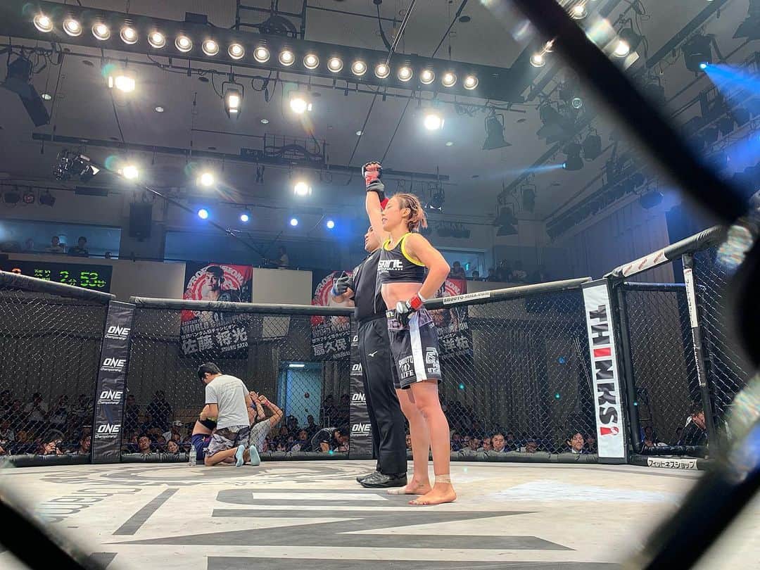 阿部裕幸さんのインスタグラム写真 - (阿部裕幸Instagram)「プロフェッショナル修斗  AACC女子部  杉本恵  2R ガブリから牛殺しでコントロール、マットヒューズポジションからのヒジ連打でTKO勝ち‼️ 皆さん応援ありがとうございました🙏🏻 AACC female fighter Megumi Sugimoto won by TKO!!!! Good work!!!! Thank you for support us.  @megumilk0623  #aacc #aaccmma #training #inapark #kickboxing #mma #bestrong #継続は力 #hardworkpayoff #megumisugimoto #杉本恵 #修斗 #修斗伝承 #shooto  #30th #anniversary #tour #shooto0922 #mma #総合格闘技  #後楽園ホール  #全席完売 #満員御礼 #abematv #完全生中継 #supported #by #onechampionship」9月23日 18時10分 - abeani111
