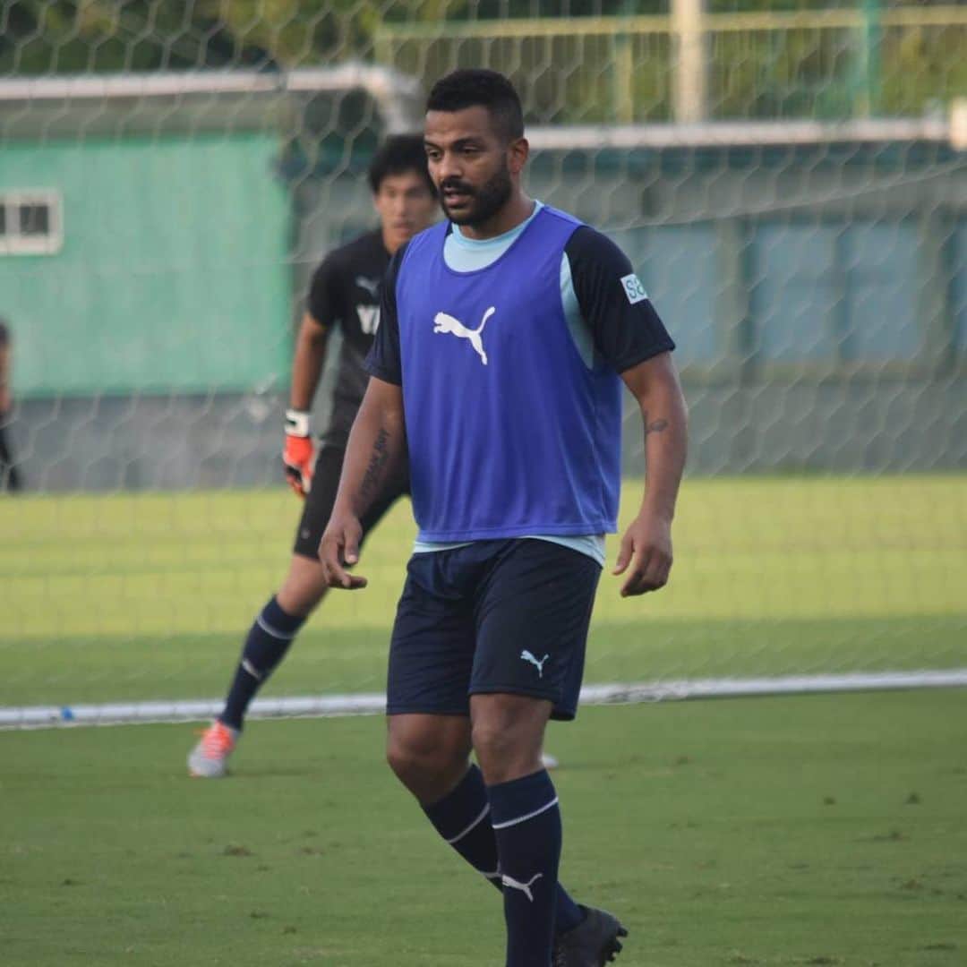 ジュビロ磐田さんのインスタグラム写真 - (ジュビロ磐田Instagram)「9/23(月)16:00 ＠大久保G  #J1 #soccer #football #Jubilo #Jleague #iwata #shizuoka #ジュビロ磐田 #サッカー #フットボール #Jリーグ #サックスブルー  #9月28日  #away  #大分トリニータ 戦」9月23日 18時15分 - jubiloiwata.official