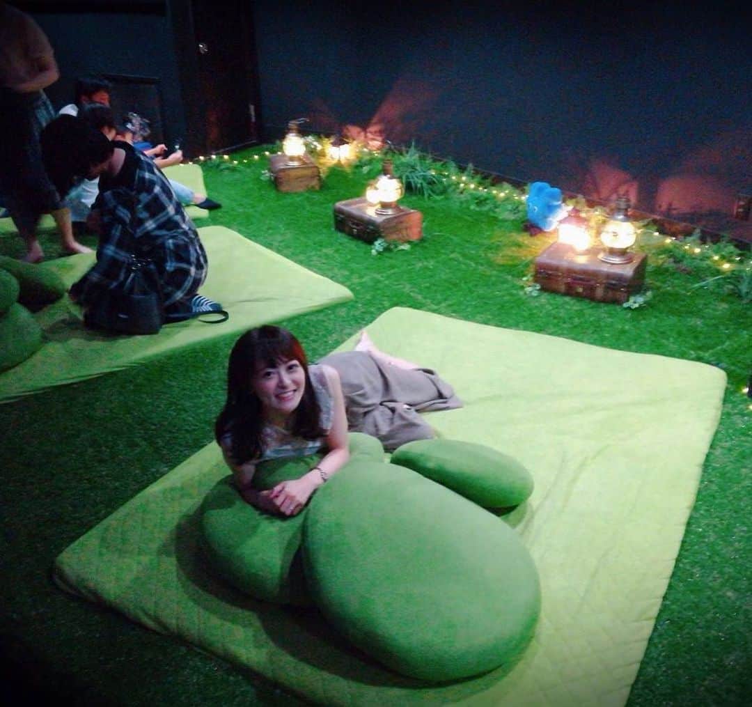 のインスタグラム：「コニカミノルタプラネタリウム🌌 『星宙の未来花 music byスキマスイッチ』を観てきました🌸  癒しの空間でした、、✨ 居心地がよすぎて、寝ちゃう方もいらっしゃいそう、、😴 ・  とっても素敵な作品でした！！🌟 エンディングには涙が、、、😢 ・ 『君に届けたい流れ星 songs by 東方神起』もすごく気になる！！(´๑•‐•๑`)♡ ・  #コニカミノルタプラネタリウム  #プラネタリウム #星宙の未来花 #スキマスイッチ」