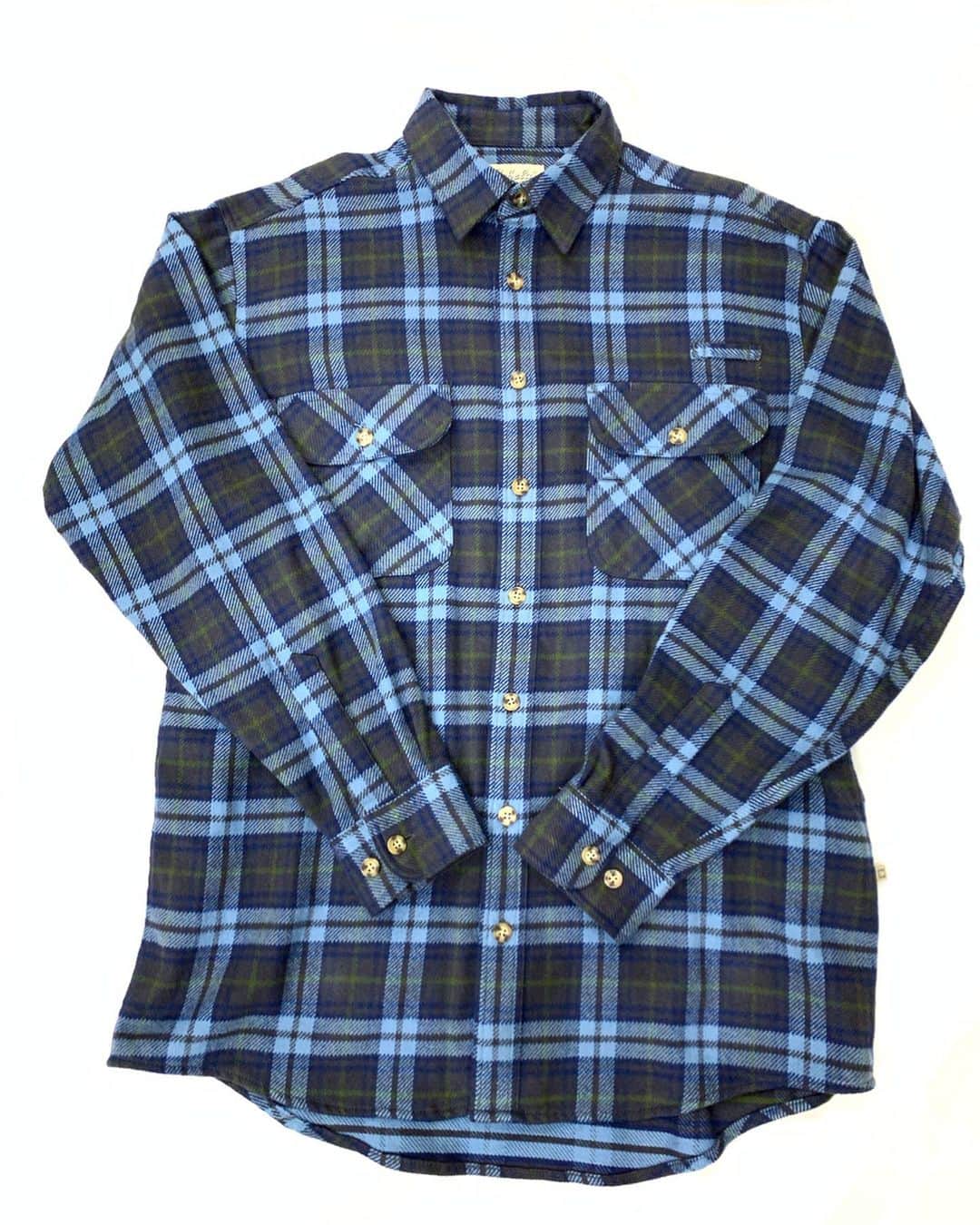 ジャムルさんのインスタグラム写真 - (ジャムルInstagram)「OVER SIZE heavy nel shirt ¥5500+tax 肩幅 54cm 身幅 66cm 着丈 89cm 袖丈 67cm . turtle neck カットソー ¥3500+tax 肩幅 51cm 身幅 63cm 着丈 76cm 袖丈 64cm . 通販も可能です。 お問い合わせはお電話で承ります。 . #お問い合わせはお電話で承ります #jammru #osaka  #fashion  #streetstyle  #streetfashion  #vtg  #vintage  #used  #usedclothing  #古着 #古着屋 #ファッション #70s #80s #90s」9月23日 18時18分 - jammru