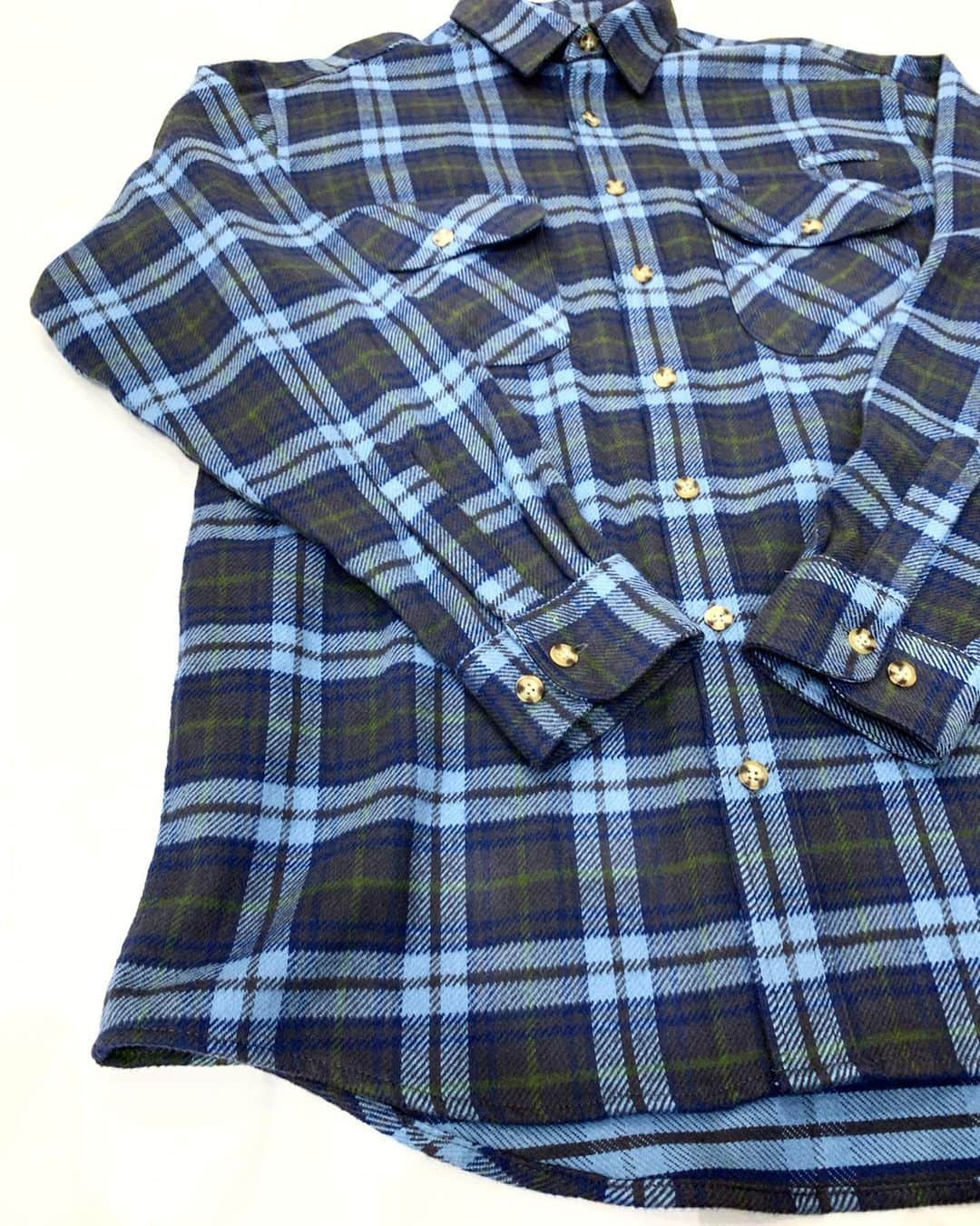 ジャムルさんのインスタグラム写真 - (ジャムルInstagram)「OVER SIZE heavy nel shirt ¥5500+tax 肩幅 54cm 身幅 66cm 着丈 89cm 袖丈 67cm . turtle neck カットソー ¥3500+tax 肩幅 51cm 身幅 63cm 着丈 76cm 袖丈 64cm . 通販も可能です。 お問い合わせはお電話で承ります。 . #お問い合わせはお電話で承ります #jammru #osaka  #fashion  #streetstyle  #streetfashion  #vtg  #vintage  #used  #usedclothing  #古着 #古着屋 #ファッション #70s #80s #90s」9月23日 18時18分 - jammru