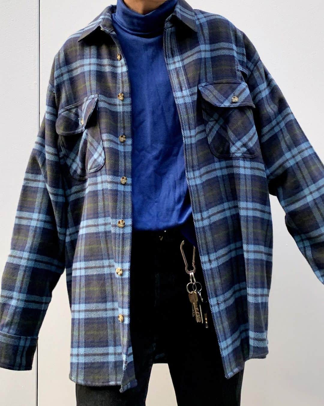 ジャムルさんのインスタグラム写真 - (ジャムルInstagram)「OVER SIZE heavy nel shirt ¥5500+tax 肩幅 54cm 身幅 66cm 着丈 89cm 袖丈 67cm . turtle neck カットソー ¥3500+tax 肩幅 51cm 身幅 63cm 着丈 76cm 袖丈 64cm . 通販も可能です。 お問い合わせはお電話で承ります。 . #お問い合わせはお電話で承ります #jammru #osaka  #fashion  #streetstyle  #streetfashion  #vtg  #vintage  #used  #usedclothing  #古着 #古着屋 #ファッション #70s #80s #90s」9月23日 18時18分 - jammru