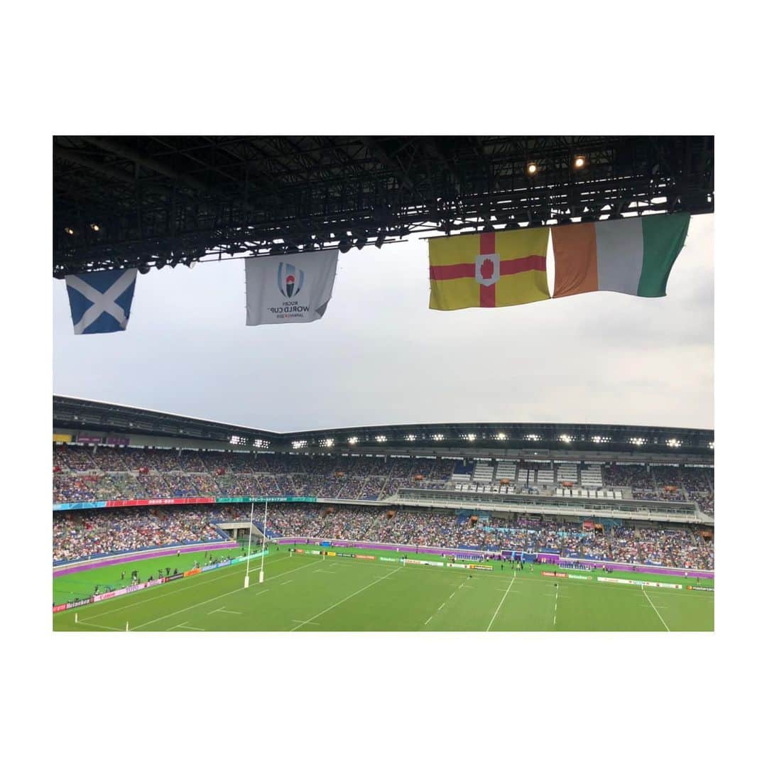 永楠あゆ美のインスタグラム：「#ラグビーワールドカップ2019  にわかファンです、完全に。 とっても楽しかった！！！ スポーツってやっぱりいいですね。 みんなが本気でたったひとつのボールを追いかける姿にエネルギーをいただきました！  #横浜 #日産スタジアム #rugby #worldcup2019 #rugbyworldcup」