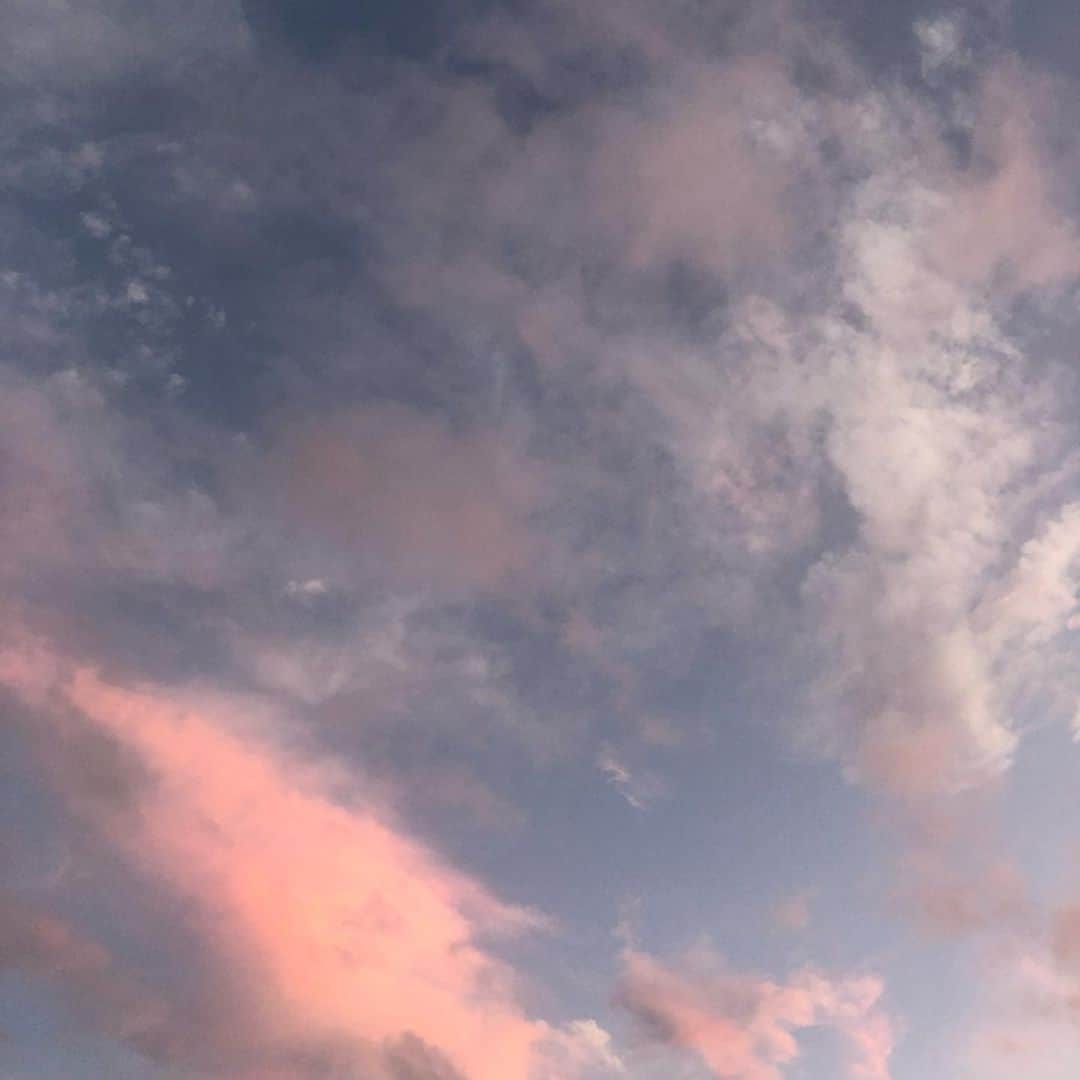 板谷由夏 さんのインスタグラム写真 - (板谷由夏 Instagram)「西の空と東の空 そのあいだ」9月23日 18時24分 - yukaitaya
