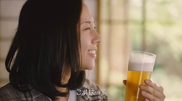 のインスタグラム：「《Web Movie出演中》 金麦のウェブムービーに出演しています！ キンキンに冷えた金麦と和香るキーマカレーは相性抜群でした♡ カレーも美味しすぎて撮影中も本気で食べちゃったほど。笑 お家の冷蔵庫には年中欠かさずに入っているほど大好きな🍺と一緒にお仕事ができて本当に幸せでした！ 全編はプロフィールのリンクから見れます♬ 皆さま是非チェックしてくださいね😌✨ (お知らせ少し遅くなっちゃいました💦) . #金麦 #金麦カレー部 #金麦とカレー #Japanesebeer #Japanesecurry #webcm #webムービー #モデル #女優 #撮影 #楽しかった」