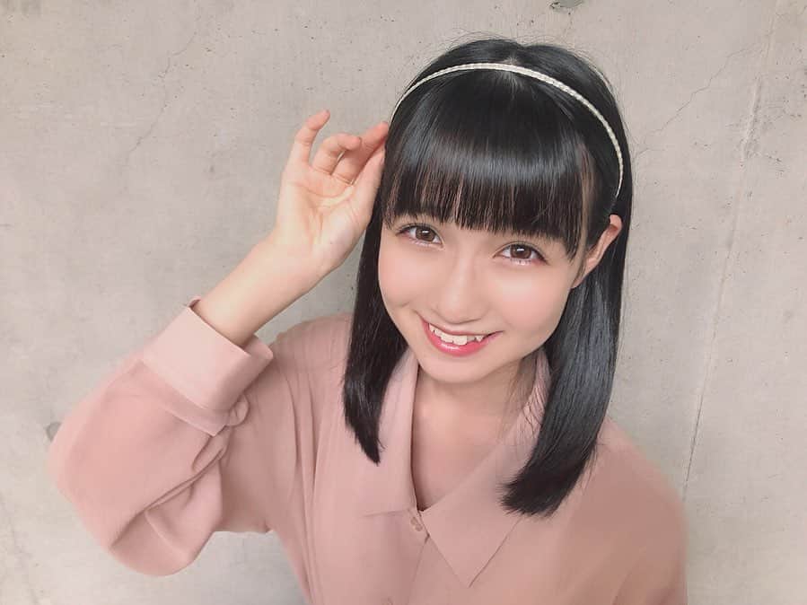 今村麻莉愛のインスタグラム：「. 今日の私服💓 ･ カチューシャは (@yueruito_1024 ) が貸してくれました🤗 ･ (@majesticlegon_official ) ･ ･ #カチューシャ #デートトパーズ  #HKT48  #今村麻莉愛」