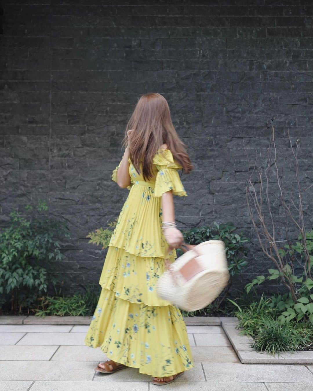 李 雨瀟さんのインスタグラム写真 - (李 雨瀟Instagram)「3連休終わり。 もう夏服もこれで終わりかな〜🥺♡ . . #yuxiao_outfits #outfits #ootd #fashion  #160cm #160cmコーデ #onepiece  #ファッション #summer #summer onepiece  #ランチコーデ #お出かけコーデ #打合せコーデ  #夏 #ファッション #ワンピース #肌見せワンピース」9月23日 18時48分 - yuisho_ri