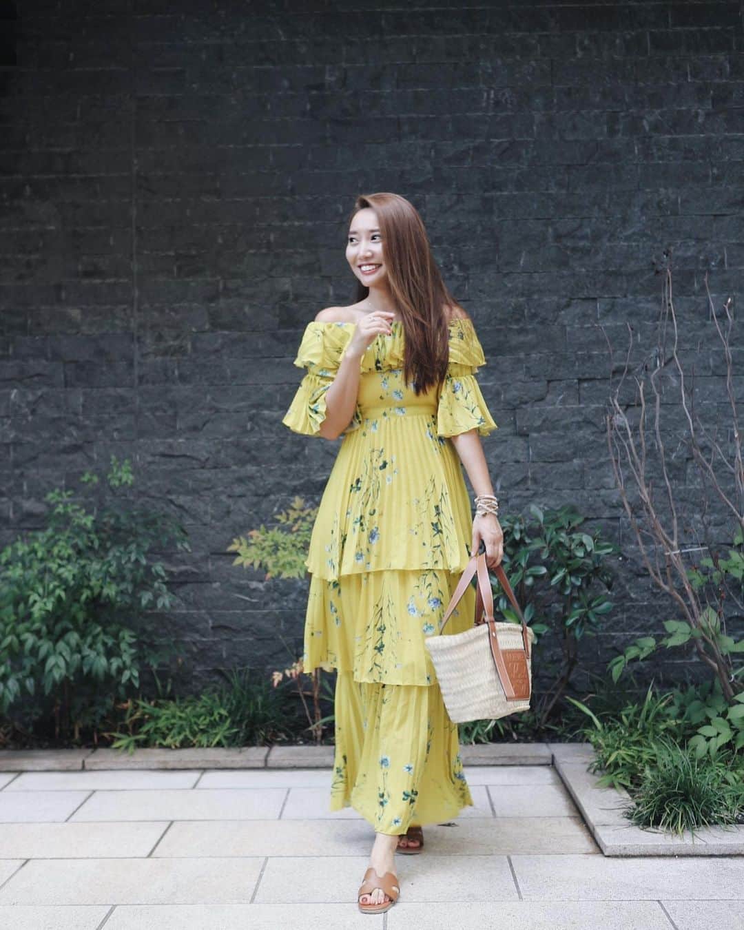 李 雨瀟さんのインスタグラム写真 - (李 雨瀟Instagram)「3連休終わり。 もう夏服もこれで終わりかな〜🥺♡ . . #yuxiao_outfits #outfits #ootd #fashion  #160cm #160cmコーデ #onepiece  #ファッション #summer #summer onepiece  #ランチコーデ #お出かけコーデ #打合せコーデ  #夏 #ファッション #ワンピース #肌見せワンピース」9月23日 18時48分 - yuisho_ri