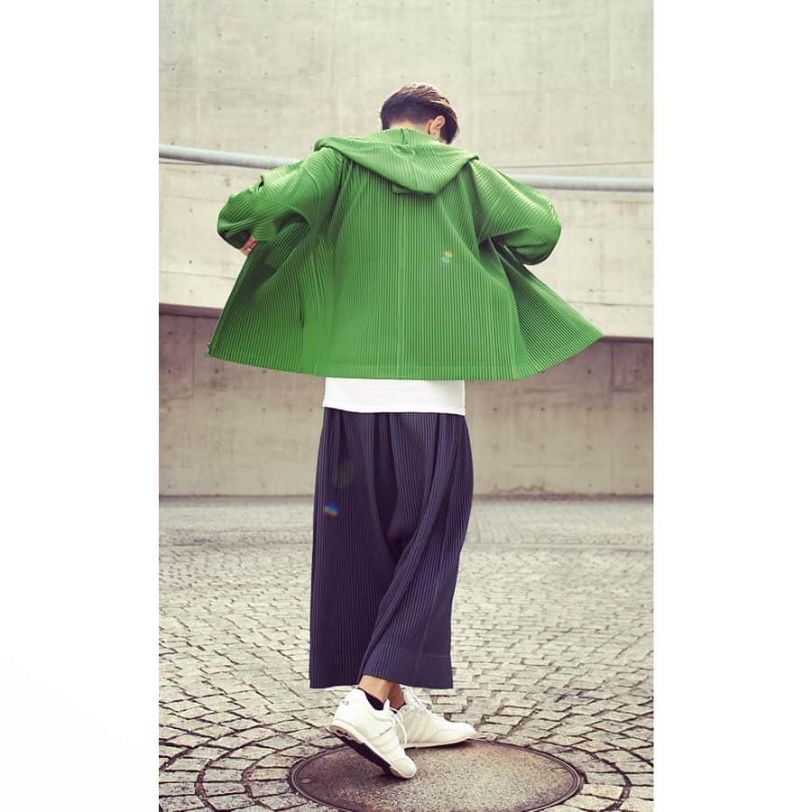 playfulさんのインスタグラム写真 - (playfulInstagram)「★STYLING SITE随時更新！★ #hommeplisseisseymiyake #y3 # isseymiyakemen  model  @dary.rukawa  https://www.playful-dc.com/p_styling/mobile/stylings/details1368.html  ##shooting📷 #modelling #撮影#大阪#古着#モデル#followmeto #fashionable #playful#usedclothing #osaka#instapic#instafollow#instagood#instafashion#ootd#outfit#coordinate#着画くらぶ #photoshop #カジュアル#casual#メンズ#style」9月23日 18時41分 - playful_dc