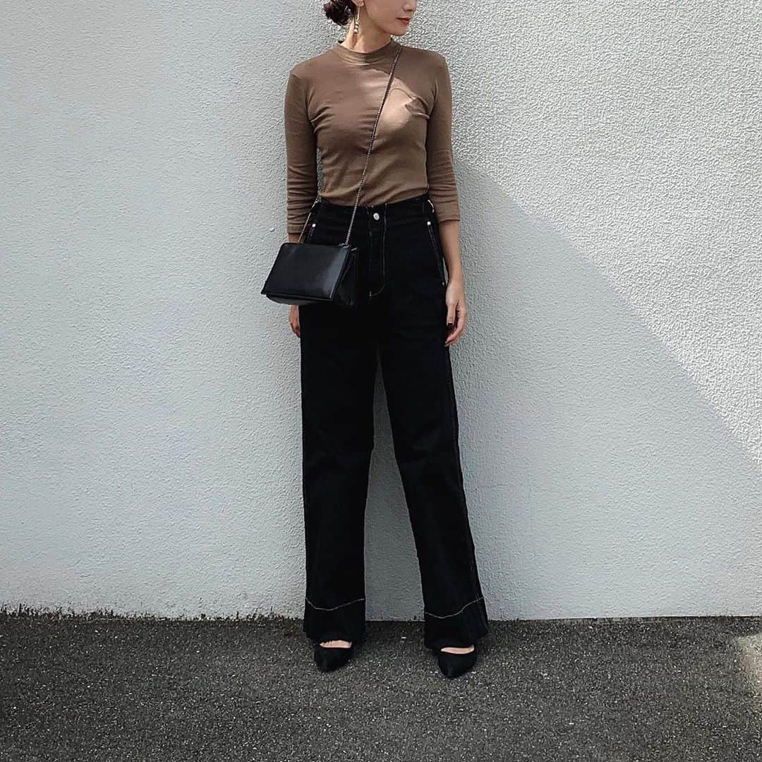 Nagiさんのインスタグラム写真 - (NagiInstagram)「. @zara のこのトップス 気に行って 黒と2色買い☺️ . . tops. #zara bottom. #amel bag. #unitedarrows  shoes. #apartbylowrys」9月23日 18時53分 - nagina001