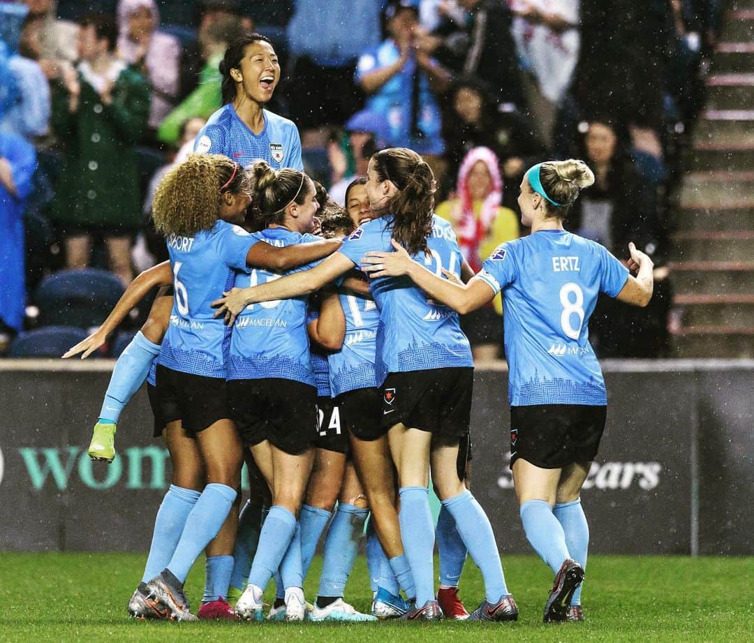 大儀見優季のインスタグラム：「Hell ya☝🏽more month together with this amazing team 🤘🏽. #MKOT #crunch #playoffs #nwsl . #リーグ戦残り1試合 #プレイオフ進出決定」