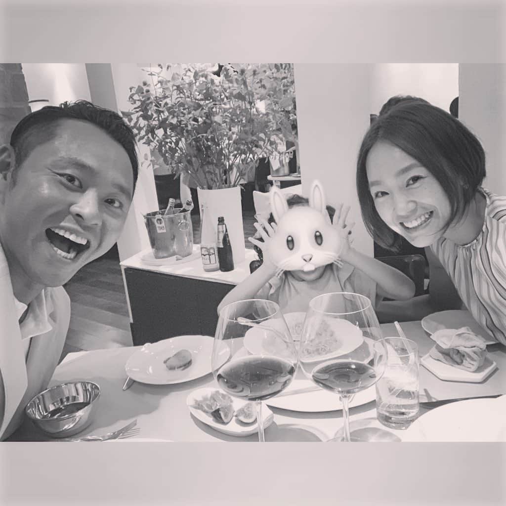 北島康介さんのインスタグラム写真 - (北島康介Instagram)「. 37歳の誕生日を家族と過ごしました😋  結婚記念日でもある日なのでちょっとオシャレをして食事へ。  いつもありがとう😊」9月23日 10時24分 - kosuke5890