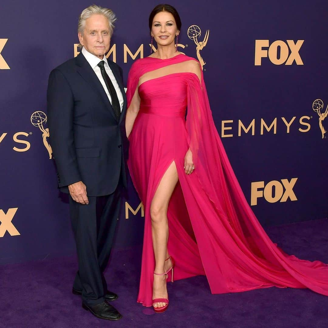 People Magazineさんのインスタグラム写真 - (People MagazineInstagram)「Romance is in the air at the #Emmys! 💛 Tap our bio link to see all of the sweet couples who proudly displayed their love during the big night. |📷: Matt Winkelmeyer/Getty, Steve Granitz/WireImage, Dan Steinberg/Invision/AP/Shutterstock, Kevin Mazur/Getty, VALERIE MACON/AFP/Getty, Frazer Harrison/Getty」9月23日 10時38分 - people