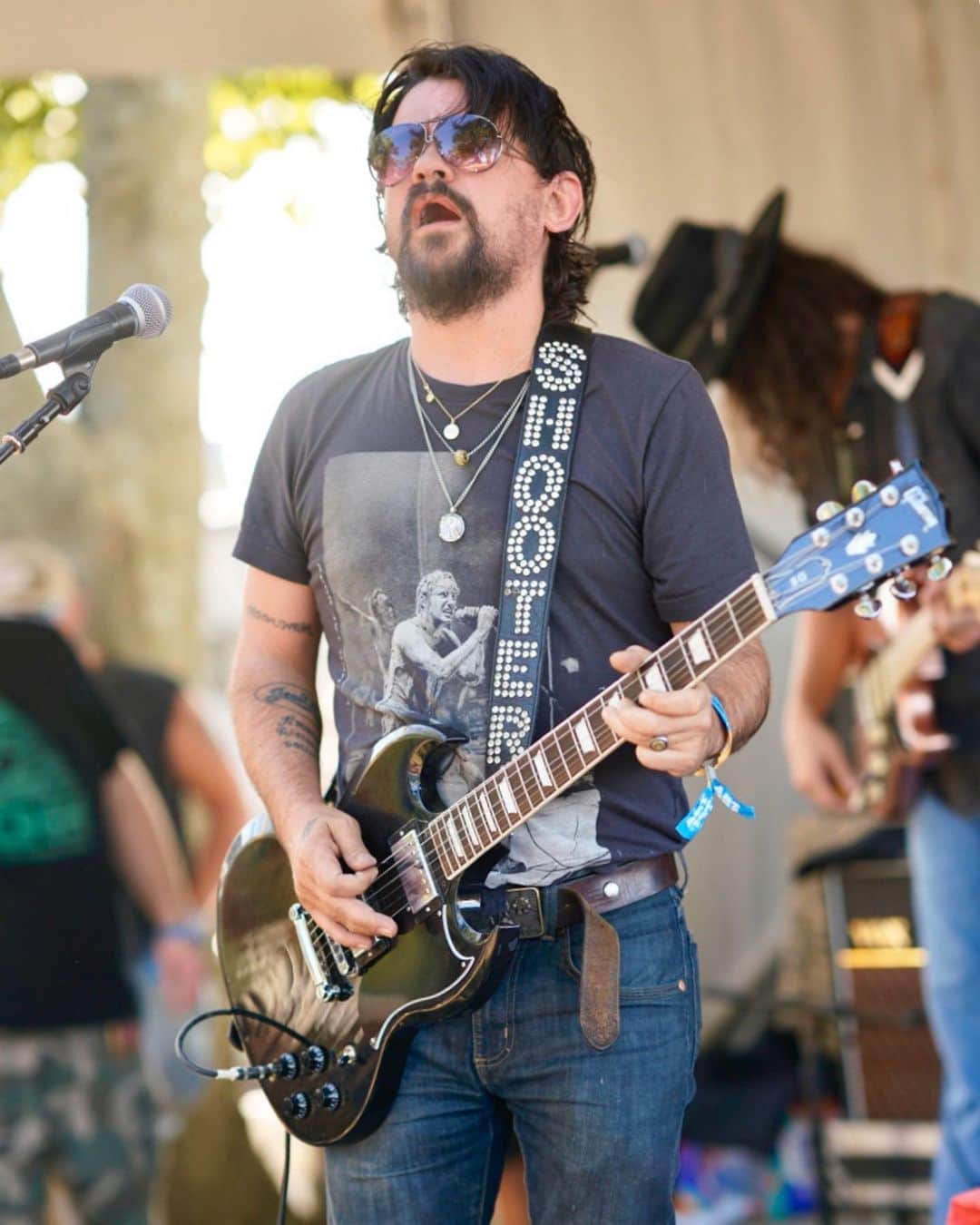 ASCAPさんのインスタグラム写真 - (ASCAPInstagram)「Pro tip - get a guitar strap with your name on it 👌@shooterjennings closing out our incredible lineup of performances on the #ASCAP Shady Grove stage at #PilgrimageFestival. (📸 @edrode) #makethepilgrimage」9月23日 11時13分 - ascap