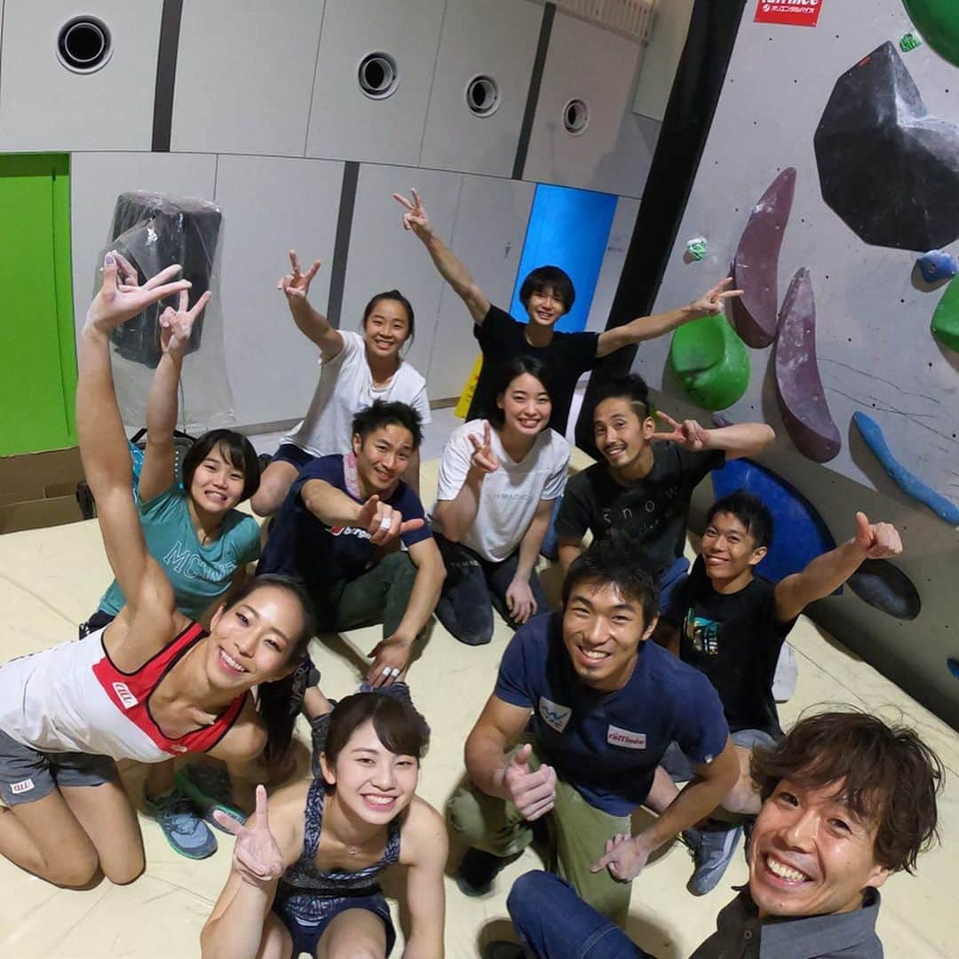 野口啓代のインスタグラム：「第1回 JAPAN BOULDERING PROJECT‼️* * 私のスポンサー オリエンタルバイオさん主催で過去最多⁈10チーム対抗戦👫⚔️異色なゲストとはじめてのルールでどうなるのか想像出来なかったけど、すっごく楽しい1日でした‼️✨* * 最後にゲストが30分で1人1本セットしてみんなで30分でセッションする辺りのわちゃわちゃ感と連帯感が良かった😂* * AKIYO TEAMは優勝出来なかったけど、みなさんとたくさん交流出来ました💕第二回も乞うご期待ですね🧗🏻‍♂️✨* * photo by @rollfilm_suck  @au_official #大和証券 @thenorthfacejp @orientalbaio #三井不動産 @cowsoapcp #zeta  @c3fit @lasportivajp @petzl_official  @newhale_japan」