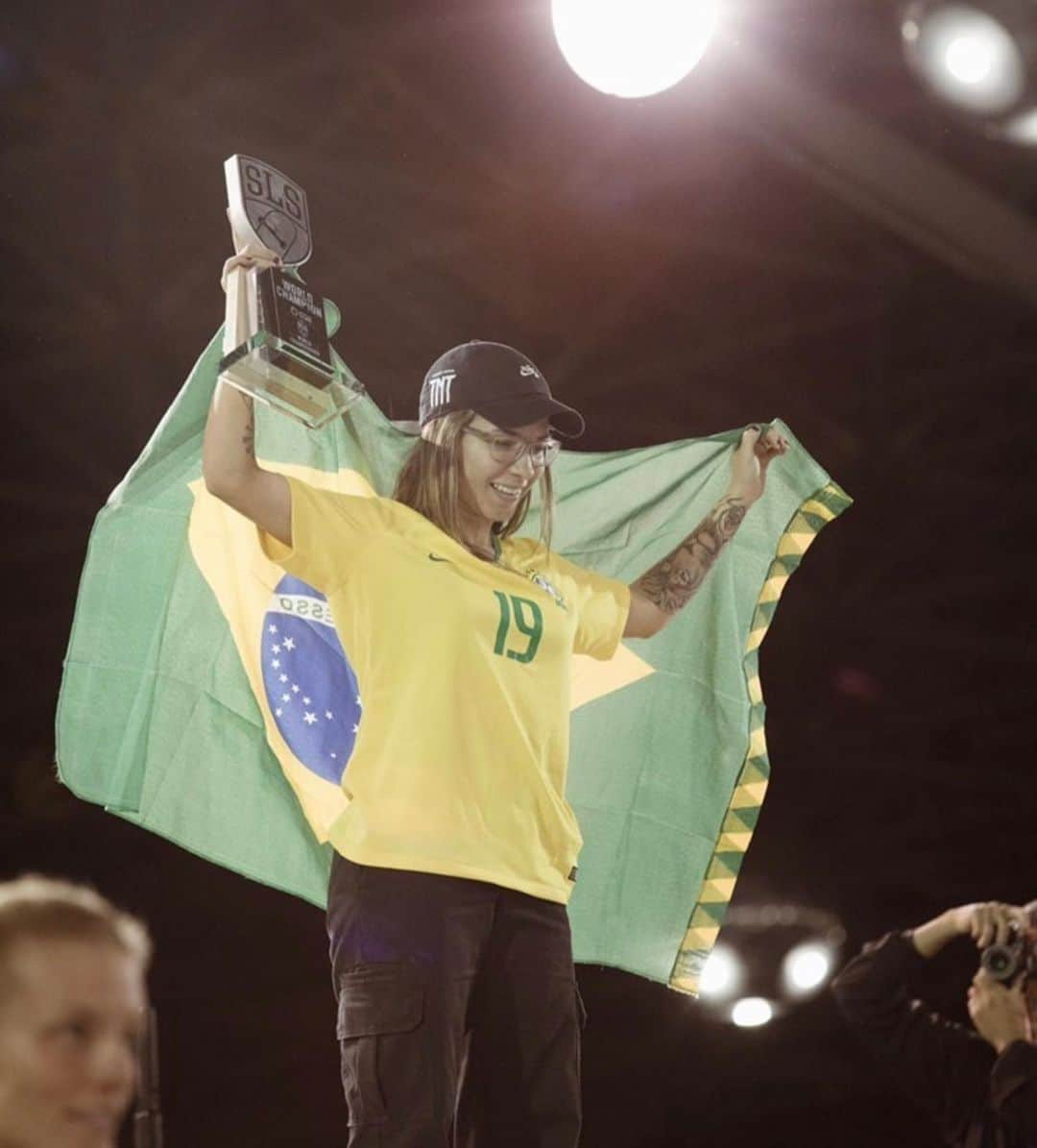 São Paulo FCさんのインスタグラム写真 - (São Paulo FCInstagram)「🛹🌎 Mais uma são-paulina conquistando o mundo! A @pamelarosaskt faturou neste domingo o título do Campeonato Mundial de Skate Street (@sls), e ela é das nossas, #TricolorDesdeSempre! Conquistar o mundo é com a gente mesmo, né, Pamela?! Parabéns, campeã!! 🇾🇪❤️」9月23日 11時29分 - saopaulofc