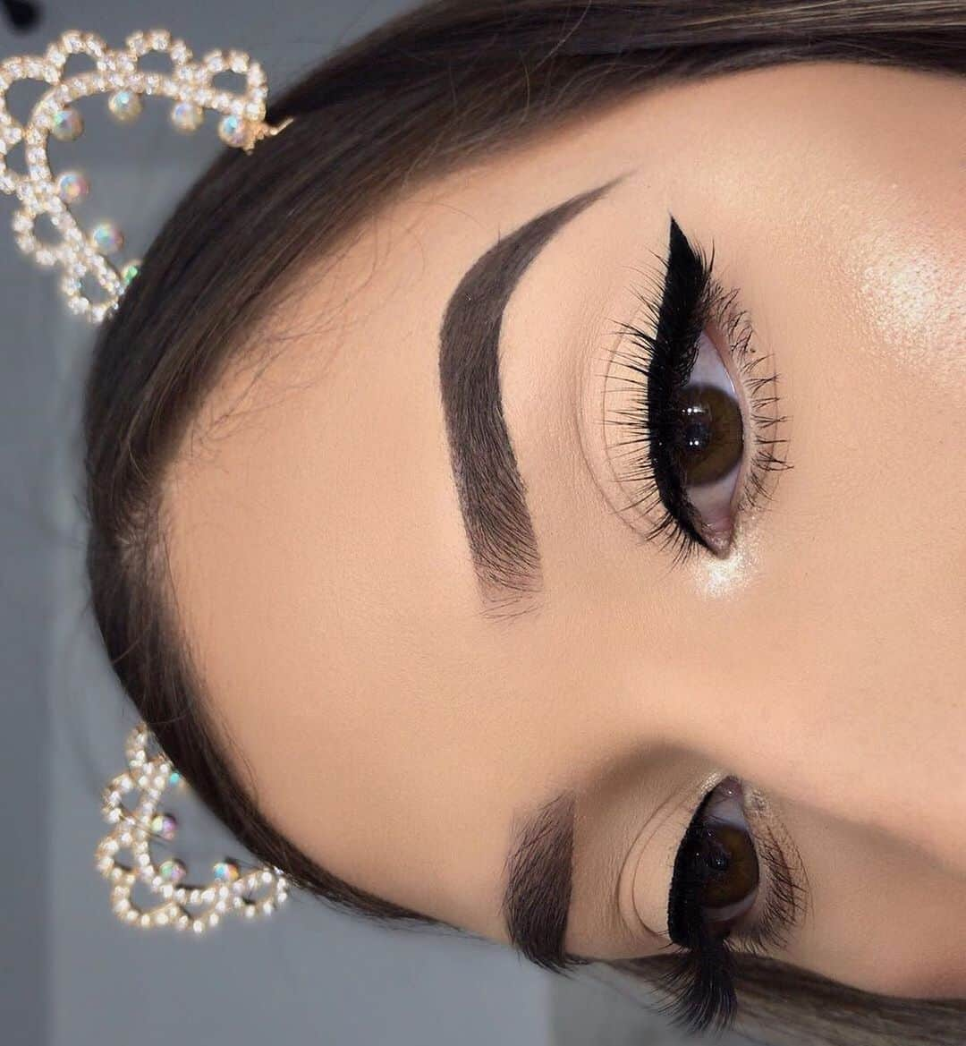 Benefit Cosmeticsさんのインスタグラム写真 - (Benefit CosmeticsInstagram)「@mackieguzman’s #benefitbrows are lookin’ ferociously fine 😻 She uses #kaBROW! in shade 4 & #24hrbrowsetter to ace her arches! #regram #friendswithbenefit」9月23日 11時40分 - benefitcosmetics