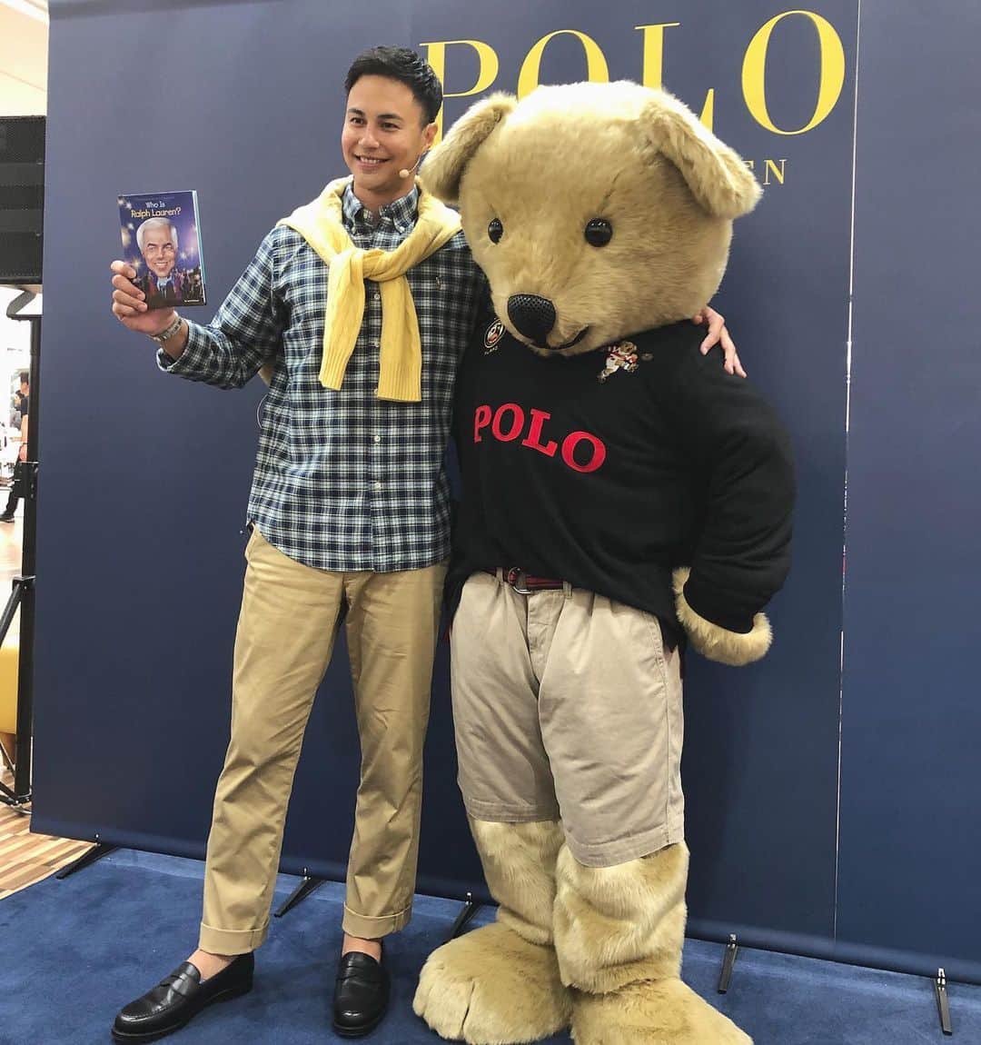 のインスタグラム：「名古屋タカシマヤで行われた @ralphlauren のブックリーディングイベントに来て下さってありがとうございました。大阪に続き名古屋でも沢山の方々と触れ合えてとても幸せでした。そして子供達が真剣に話を聞いてくれて、最後には一人一人の夢についても語ってくれて、とても感動しました。子供達はみんなキラキラしていて、この地球にとっての宝物なんだと再確認しました✨もし夢がまだ見つからなくても生きてるだけですごい事なんだよ👍 #ラルフローレン #ralphlauren  #名古屋タカシマヤ #子供は宝」