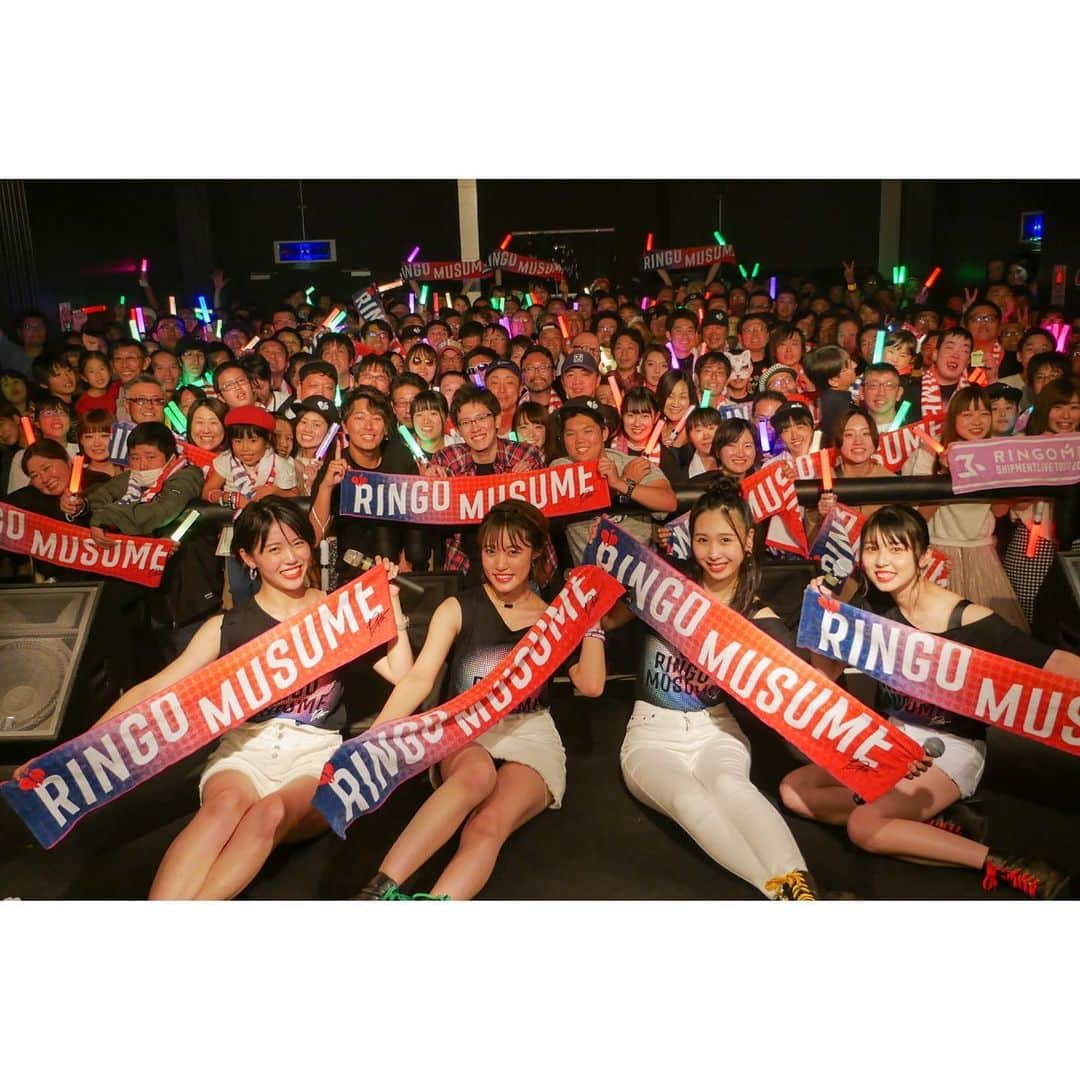 王林さんのインスタグラム写真 - (王林Instagram)「❤︎ 昨日はついに「19th anniversary live」でした❣️✨✨ 2000年からグループが続いたのは、みなさんからの応援があったからです。 本当に本当にありがとうございました。 もっとたくさんの人を巻き込んで、これから皆さんとおっきくて長い道を作っていけたらと思います💗 これからもRINGOMUSUMEをよろしくお願いします！ 昨日は沢山の情報も解禁されました！！ ホームページからチェックしてみてもらえたらうれしいです🤩❤️ さぁ！さらなるステップへ！！ . . #anniversary #ワンマンライブ #青森クウォーター #ringomusume  #感謝 #ありがとう」9月23日 12時18分 - ourin_ringoooo