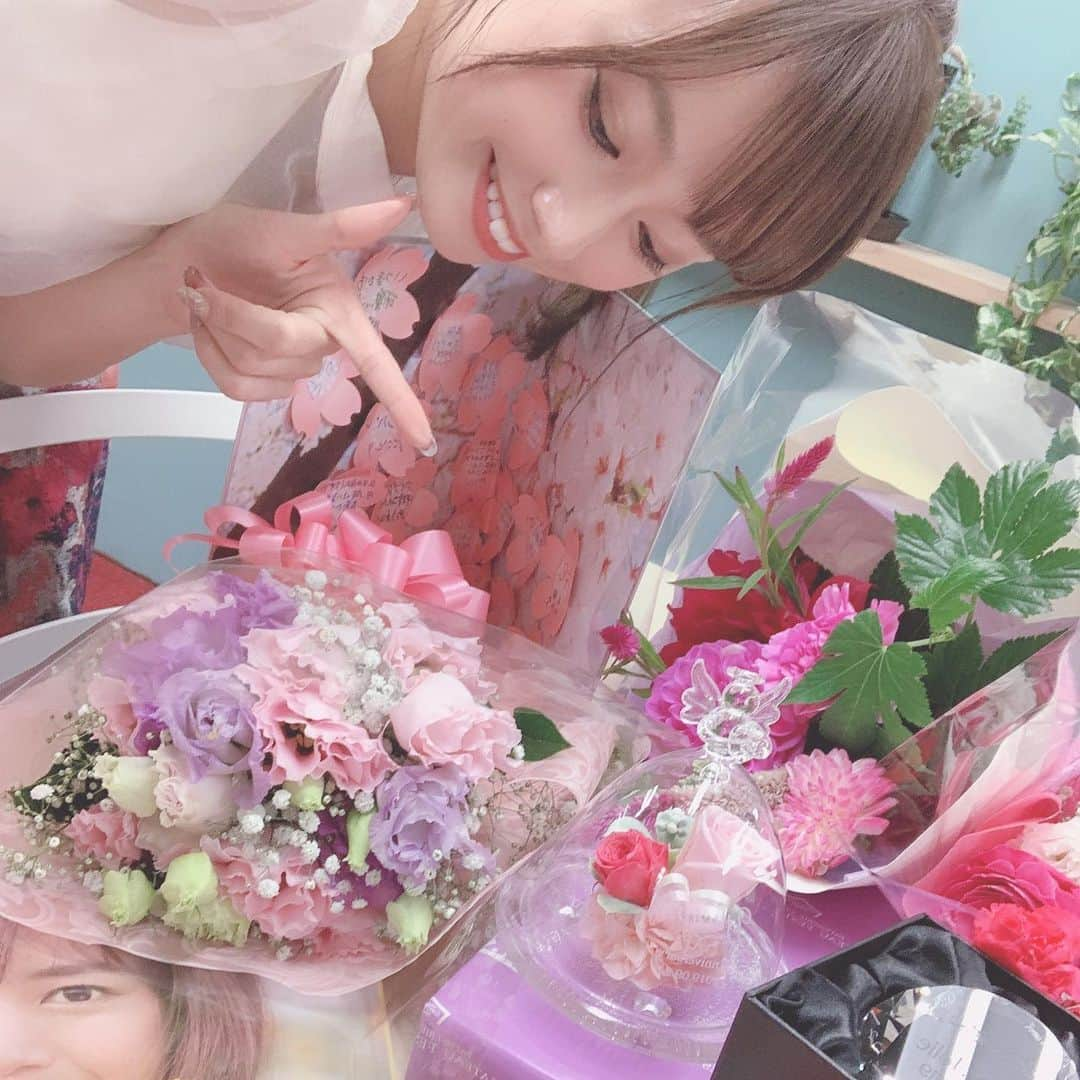 藤澤友千菜さんのインスタグラム写真 - (藤澤友千菜Instagram)「#gift 🎁💐 #thankyou  全部宝物🙏♥️🍀 #aniversary 💓 #instagood #followme #japanesegirl #model #joliejolie #藤澤友千菜 #フォロミー #モデル #サトルジャパン」9月23日 12時22分 - yuchina1207