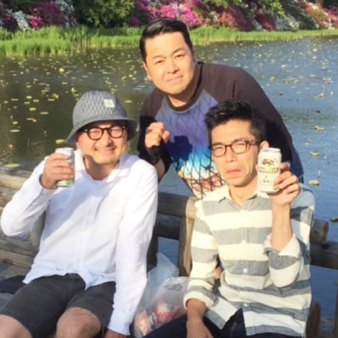 大地洋輔のインスタグラム：「どぶろっくおめでとう㊗️㊗️ #ダイノジ #どぶろっく #会社の慰安旅行感 #夜はすぐ繁華街行く #二次会ですぐキャバクラ行く #ずっと鼻息荒い #何もなくホテルに帰る #そこからも本番 #ネットで調べて電話する #50分コース #でもホテルに来れないので #あえなく撃沈」