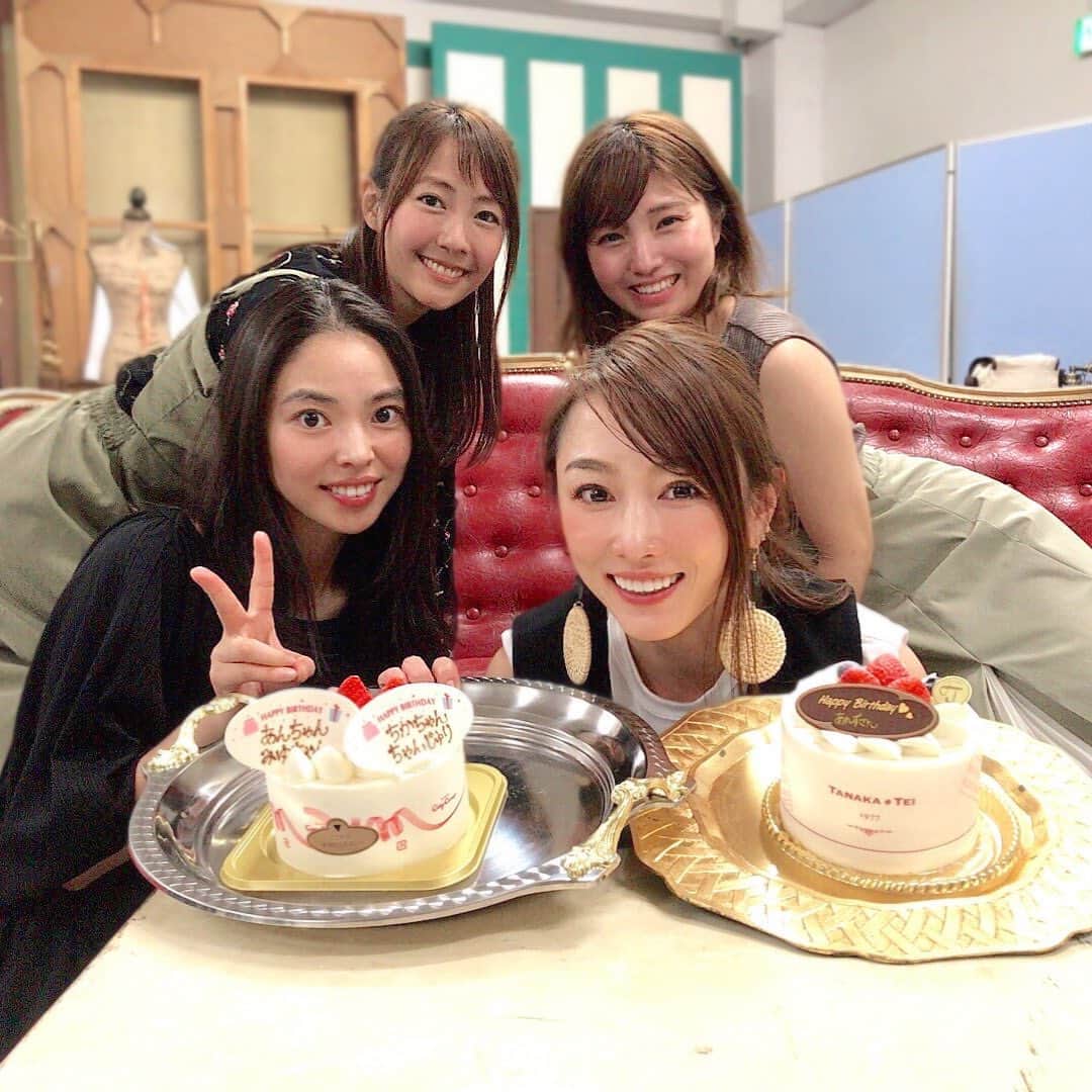 うえむらちかのインスタグラム：「9/23になりました🎂  舞台の稽古まっただ中なので 稽古場で9月生まれのメンバーのお祝いをみんなにしてもらいました🎉  本当に嬉しかったー！！☺️ また一年、そして本番もがんばります💪  #ギャツビー2019 #杏さゆり さん #MIU ちゃん #水谷朱里 ちゃん」