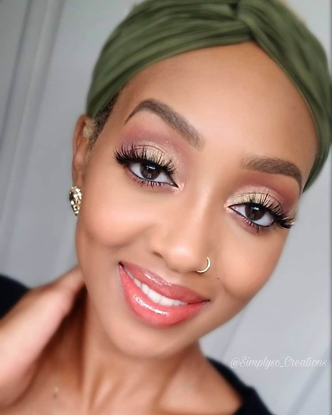 Anastasia Beverly Hillsさんのインスタグラム写真 - (Anastasia Beverly HillsInstagram)「Beautiful @simplysc_creations  Using Brow Powder in shade Soft Brown on brows and the #ABHxJackieAina Palette on eyes 😍」9月23日 12時39分 - anastasiabeverlyhills