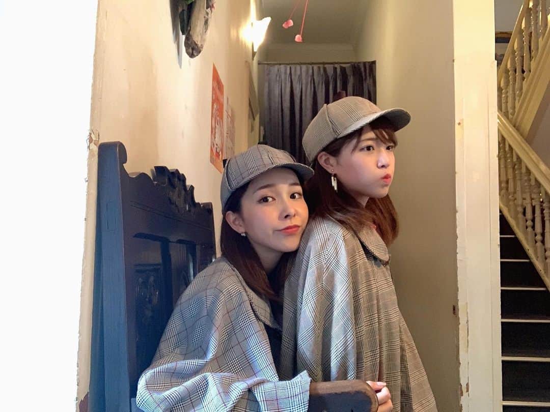 黒澤詩音さんのインスタグラム写真 - (黒澤詩音Instagram)「*﻿ ﻿ #神戸 の #北野異人館街﻿ ﻿ ﻿ ずっと行ってみたかったところ！﻿ ﻿ 地元横浜の洋館も大好きだけれど、﻿ 神戸も素敵でした〜！﻿ 函館の洋館も好き。あとは長崎に行ってみたい！ 柴田アナとは色違いを着てみました🕵️‍♀️🕵️‍♀️ ﻿ ﻿ #英国館 #シャーロックホームズ #神戸異人館 #神戸観光 #洋館#SherlockHolmes」9月23日 19時12分 - shionkurosawa_official