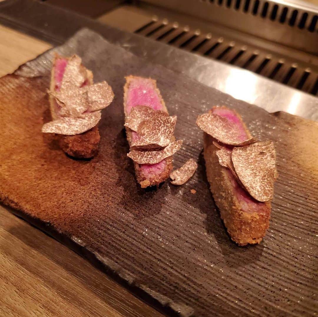 佐藤悠基さんのインスタグラム写真 - (佐藤悠基Instagram)「あるの日の旨い肉を食す会  最後の写真がすごい！  刺激しかなかった。  #焼肉#マラソンランナー#うしごろ#suguruosako#yutashitara」9月23日 13時54分 - yuki_sato310