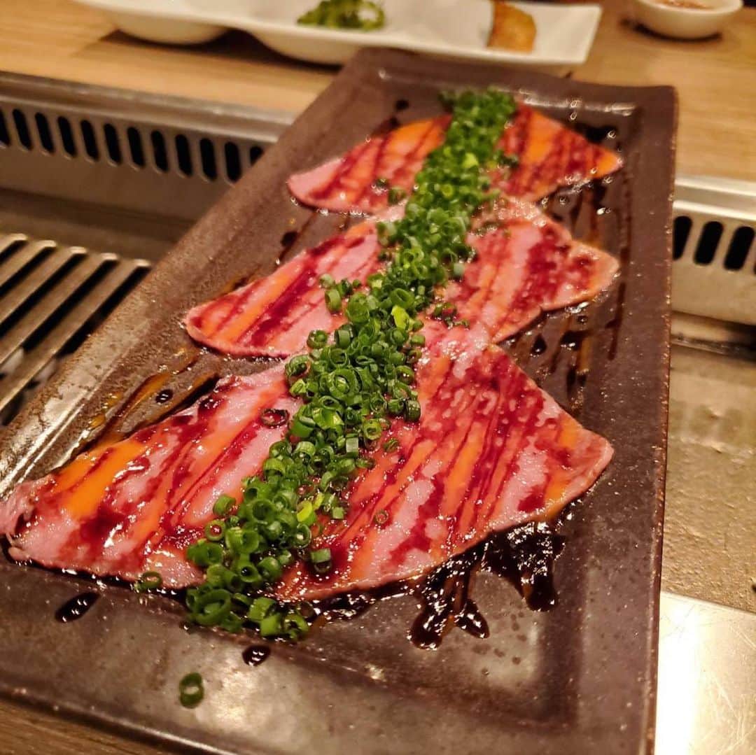 佐藤悠基さんのインスタグラム写真 - (佐藤悠基Instagram)「あるの日の旨い肉を食す会  最後の写真がすごい！  刺激しかなかった。  #焼肉#マラソンランナー#うしごろ#suguruosako#yutashitara」9月23日 13時54分 - yuki_sato310