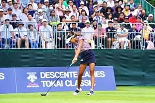 エイミー・コガさんのインスタグラム写真 - (エイミー・コガInstagram)「T18 at Descente Ladies Tokai Classic!💙 The first few pictures are from the annual JLPGA Long Drive Competition🙈 Thank you Shinminamiaichi country club for hosting this amazing event! #itdidntgofar #ohwells #eimikoga 10 more tournaments til off season!  第50回デサントレディース東海クラシックでT18でしたー💙 毎日アンダーパーでまわったよ😊 ドラゴンにもでました！やっぱりダメだった🙈 たくさんなおうえんいつもありがとうございます🧡 #エイミーコガ #麻子さんヘッドロックしちゃた 😂」9月23日 14時07分 - eimango