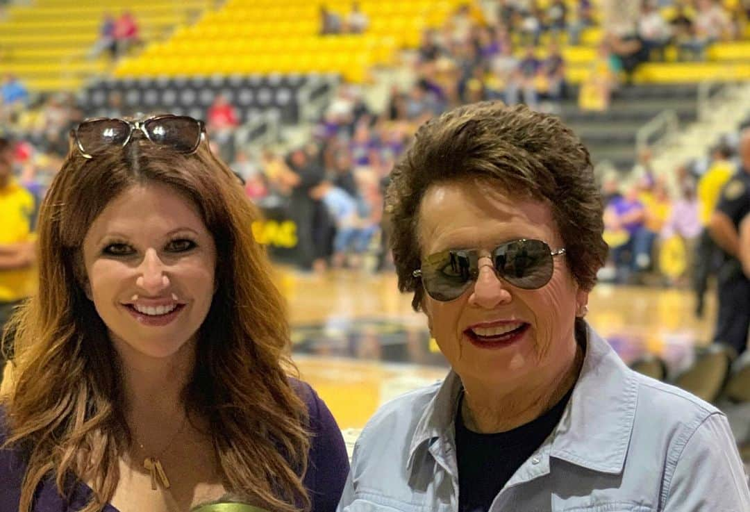 レイチェル・ニコルズさんのインスタグラム写真 - (レイチェル・ニコルズInstagram)「The first time I met @BillieJeanKing nearly two decades ago, I seriously don’t think I was able to form a complete sentence. I’ve gotten (slightly) more coherent around her since then, but my awe hasn’t faded one bit. The life I get to have, the job I get to do - would simply not be possible if not for her and the path she cut, and continues to. #Icon」9月23日 14時08分 - rachel_nichols