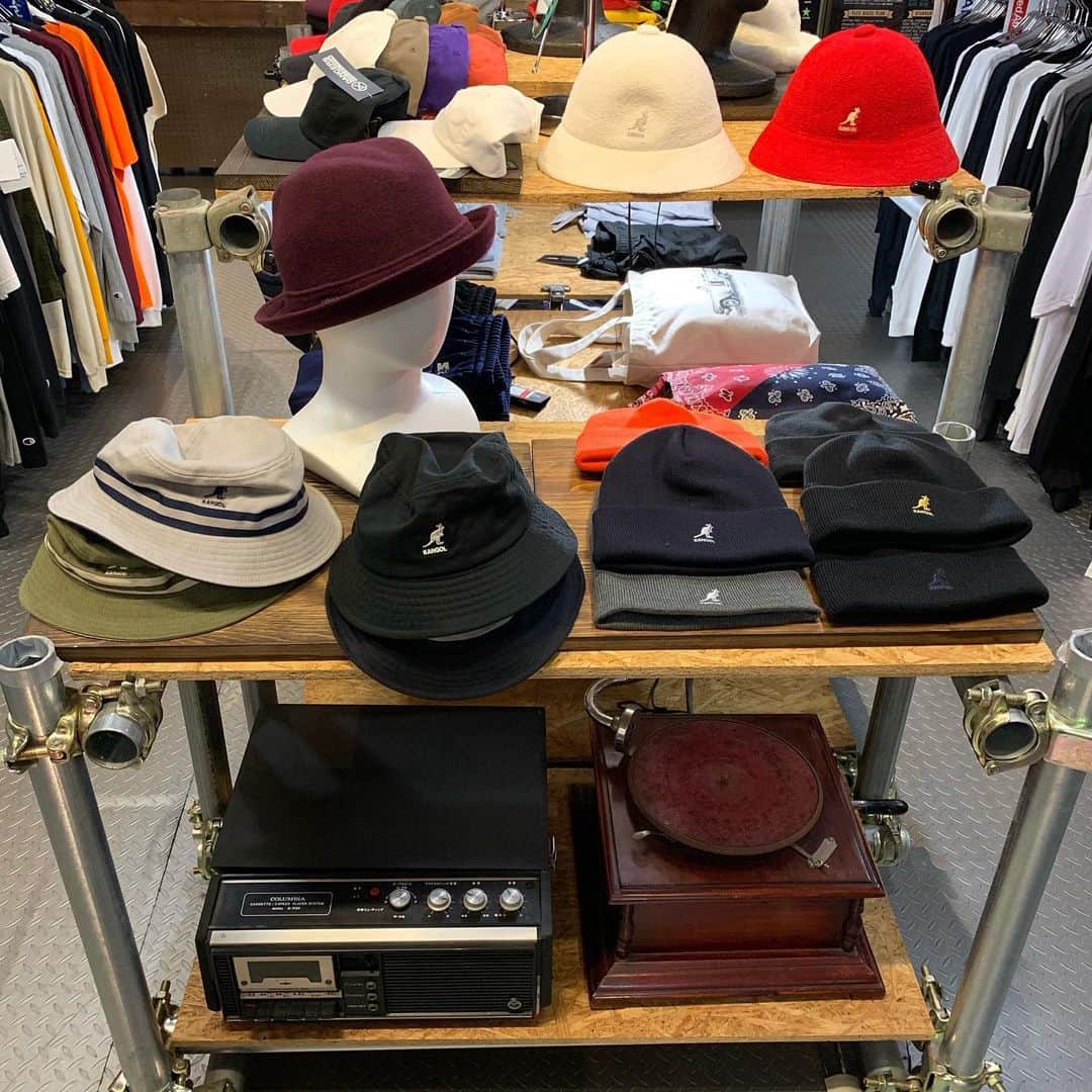 Dancers Collectionさんのインスタグラム写真 - (Dancers CollectionInstagram)「‪【NEW ARRIVAL】‬﻿ ﻿ ■KANGOL CAP & HAT﻿ ﻿ KANGOLから新作CAP&HAT入荷しました🧢✨﻿ 定番のものからコーデュロイ、ファーなどラインナップも豊富に揃えました👍💥💥﻿ もう既に売り切れになっているアイテムもあるのでお早めに❗️💦﻿ これからのシーズン持っておいて損はないアイテム😎🙌﻿ ﻿ オンラインストアにも随所更新予定です✨✨﻿ 電話通販も可能です😊﻿ お気軽にお問い合わせ下さい✨﻿ ﻿ ダンサーズコレクション原宿店 ☎03-5474-9575﻿ ﻿ #KANGOL﻿ #ダンコレ #ダンサーズコレクション #dancerscollection #tokyo #harajuku」9月23日 14時14分 - dancerscollection