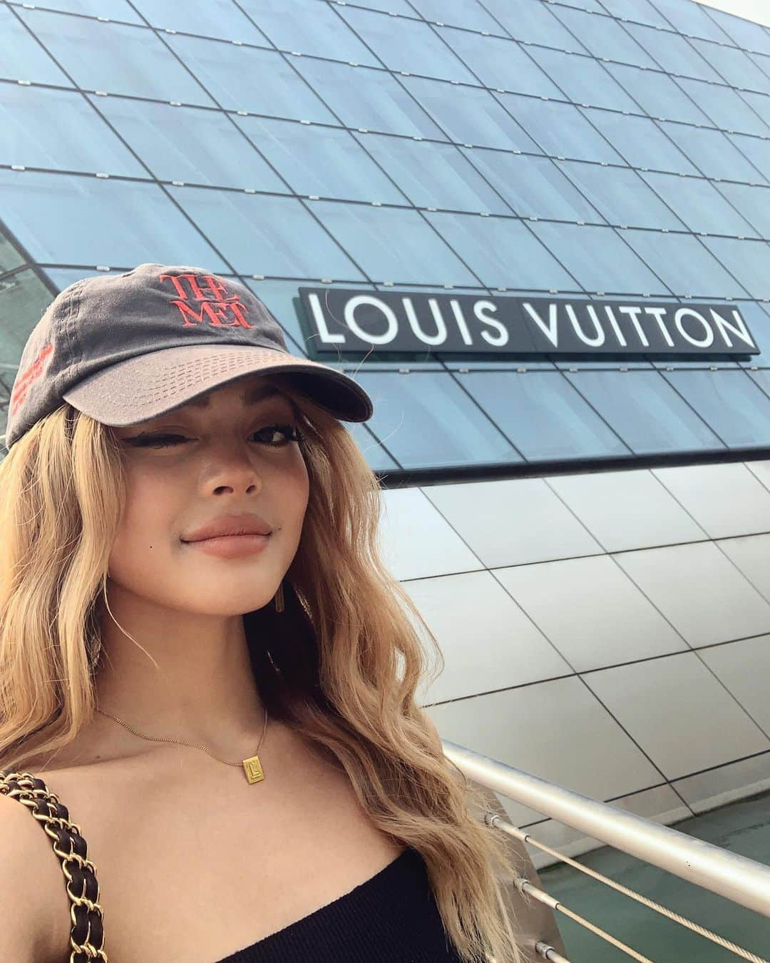 リリーマイマックさんのインスタグラム写真 - (リリーマイマックInstagram)「LV has their own island in Singapore 😳」9月23日 14時22分 - lilymaymac